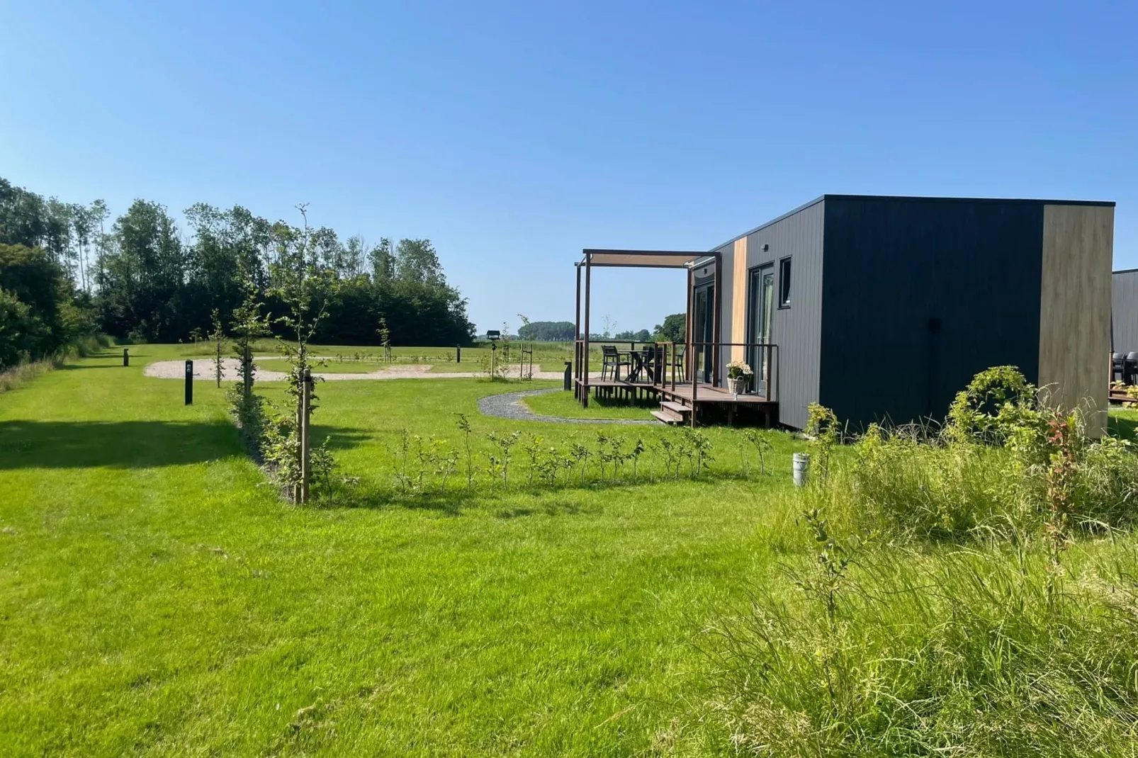 Huisje 'In de Tuin' A-Buitenkant zomer