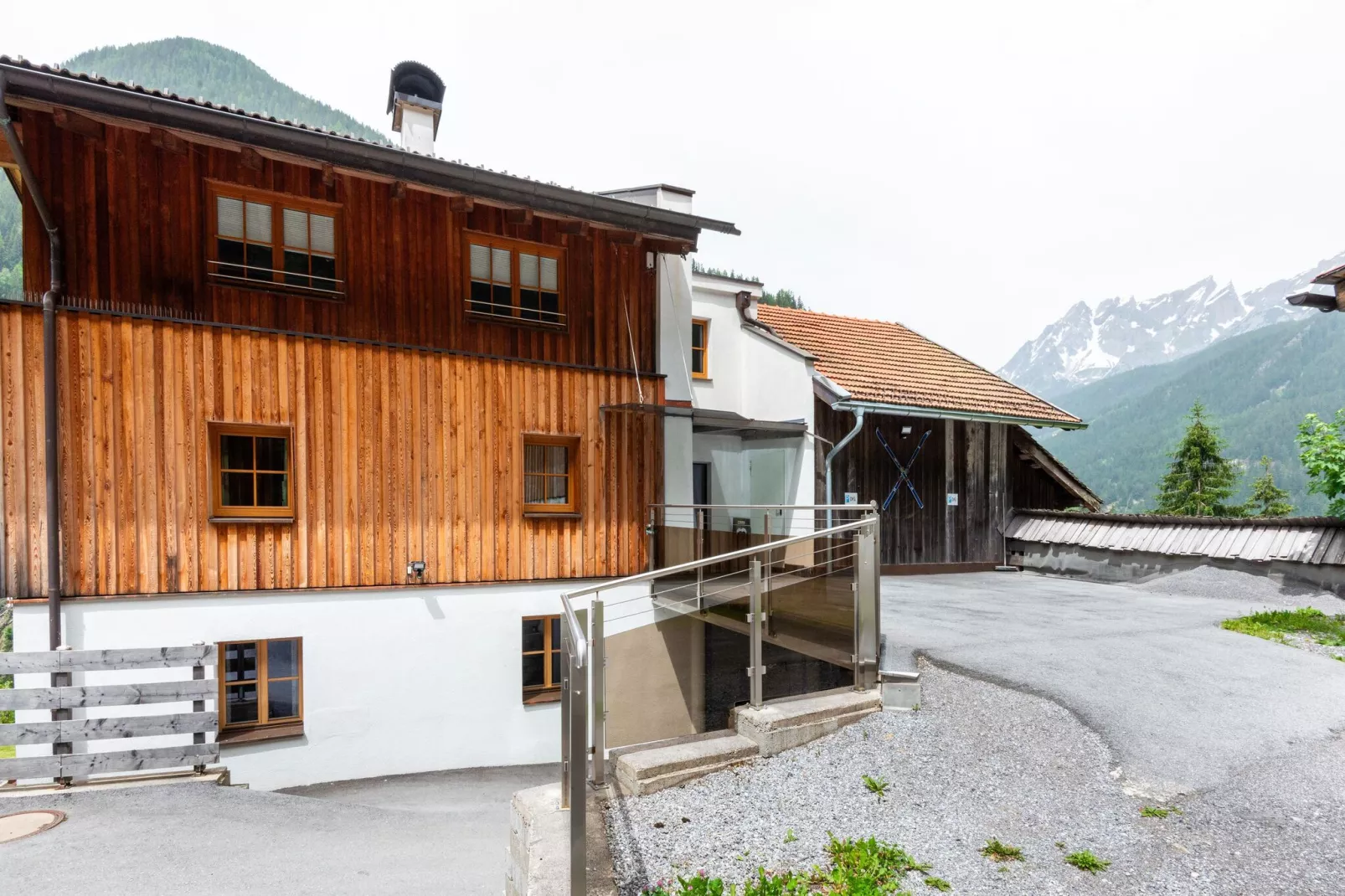 Bergappartement Schernthaner Tobadill-Buitenkant zomer