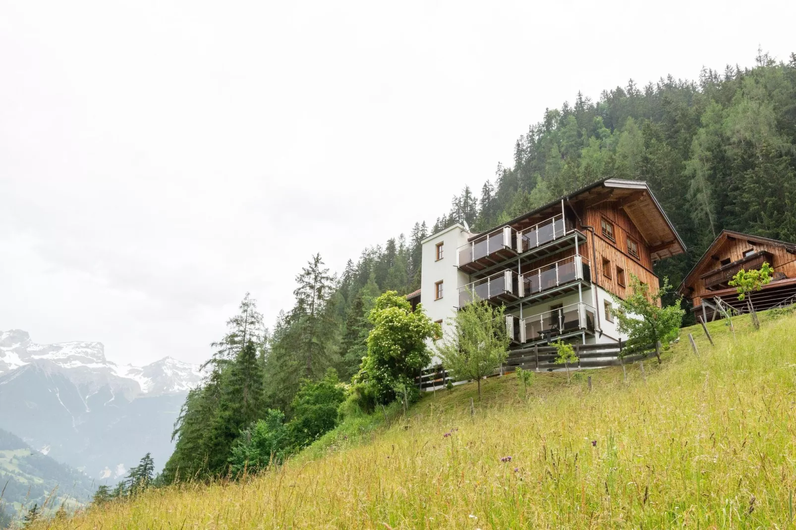 Bergappartement Schernthaner Tobadill-Tuinen zomer