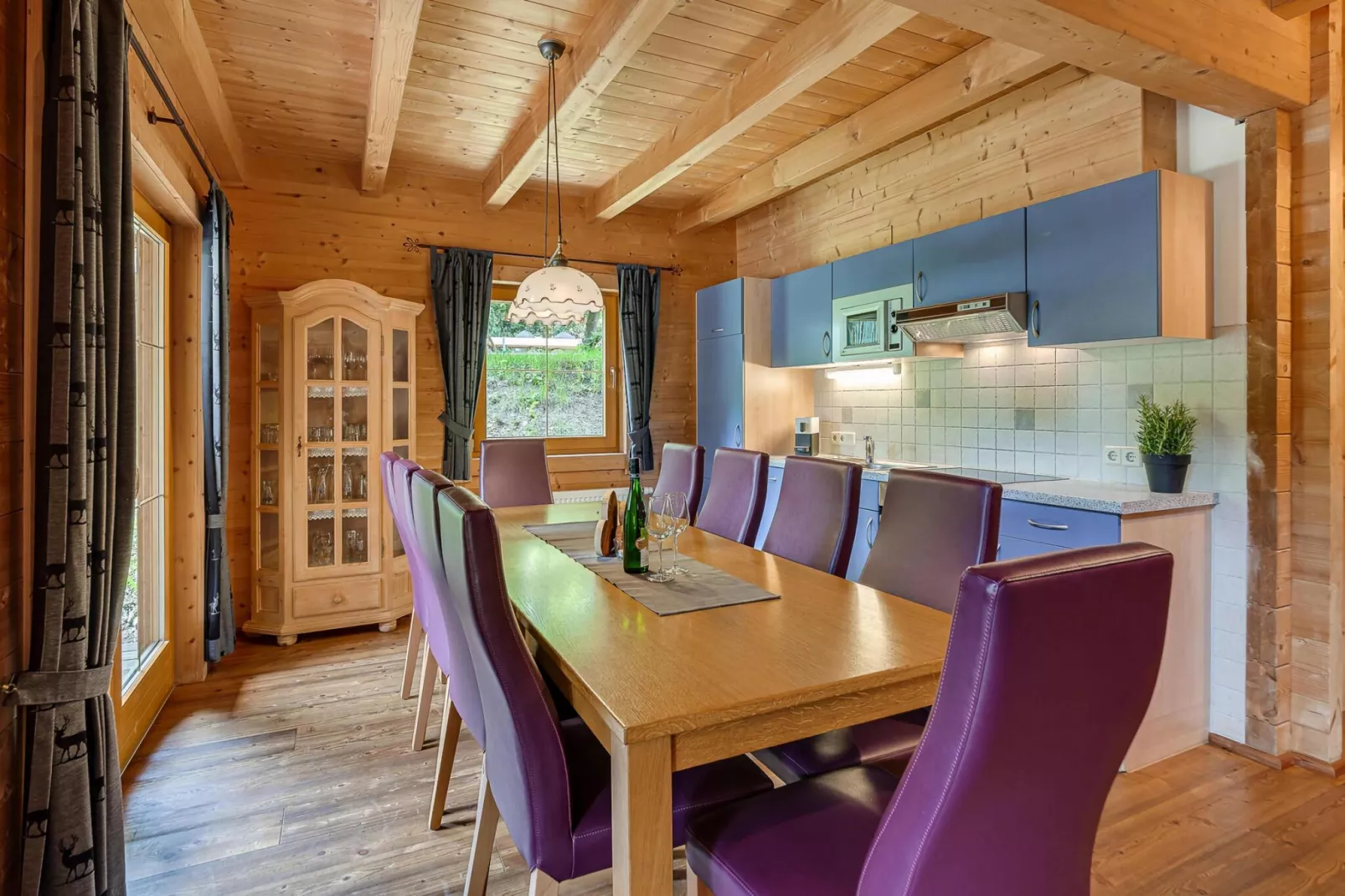 Chalets Almdorf Zillertal Fügen-Haus 4 Personen-Eetkamer