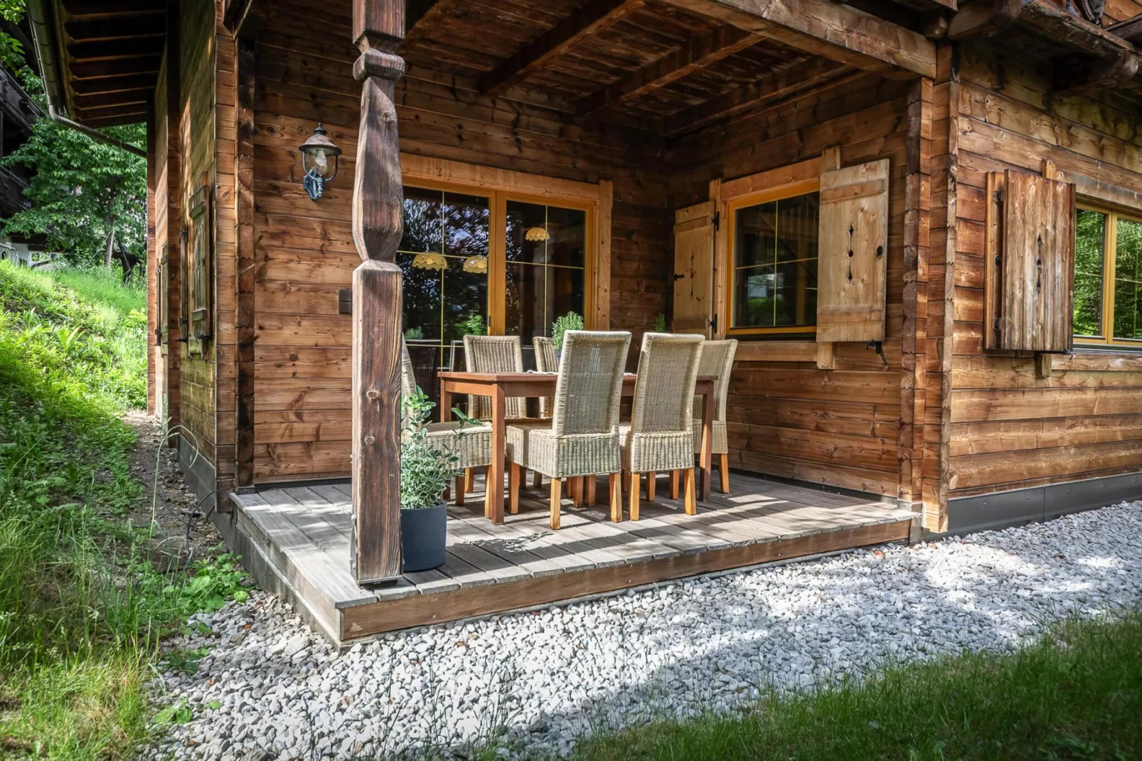 Chalets Almdorf Zillertal Fügen-Haus 4 Personen-Terrasbalkon