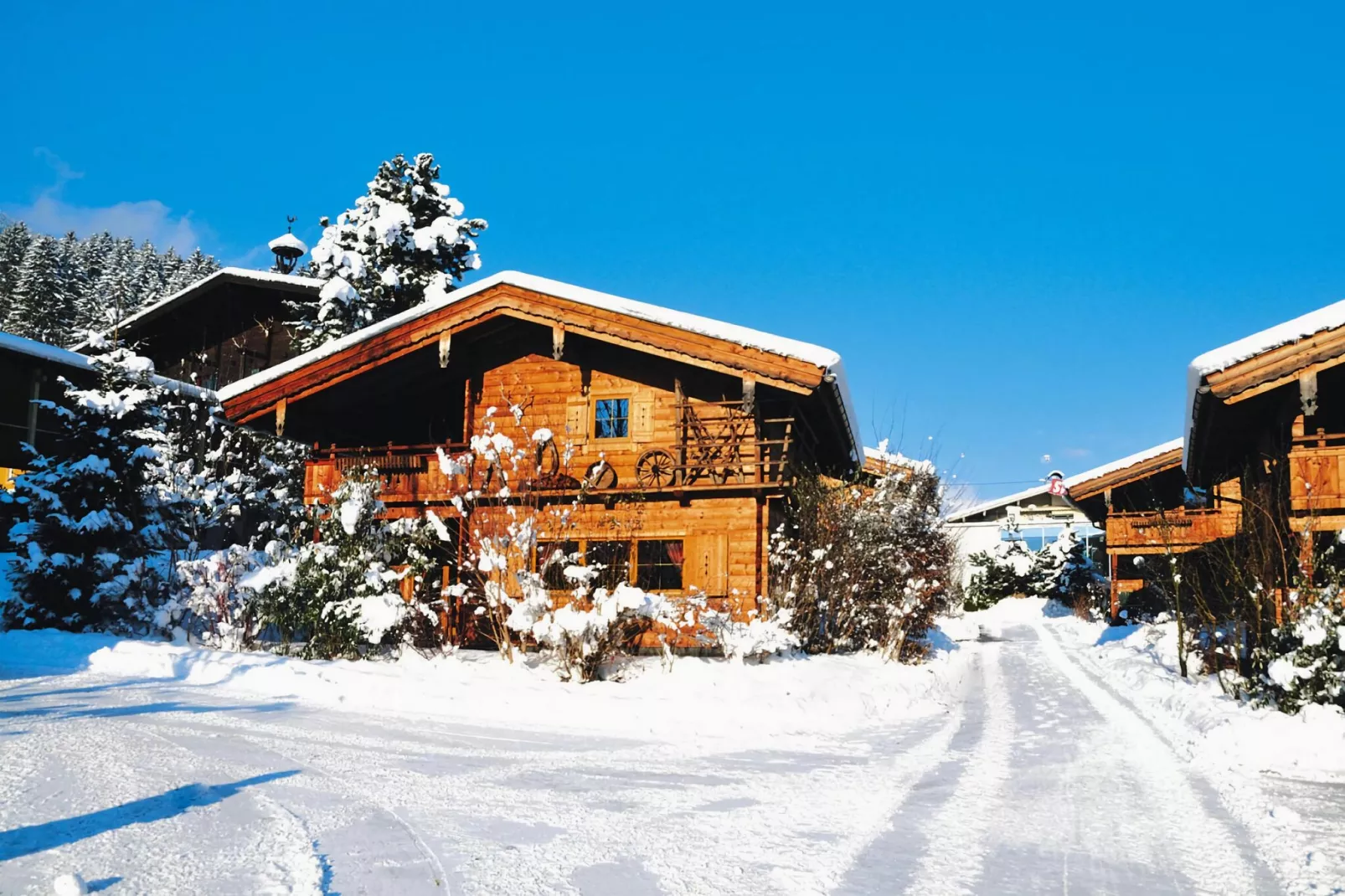 Chalets Almdorf Zillertal Fügen-Haus 4 Personen-Exterieur winter