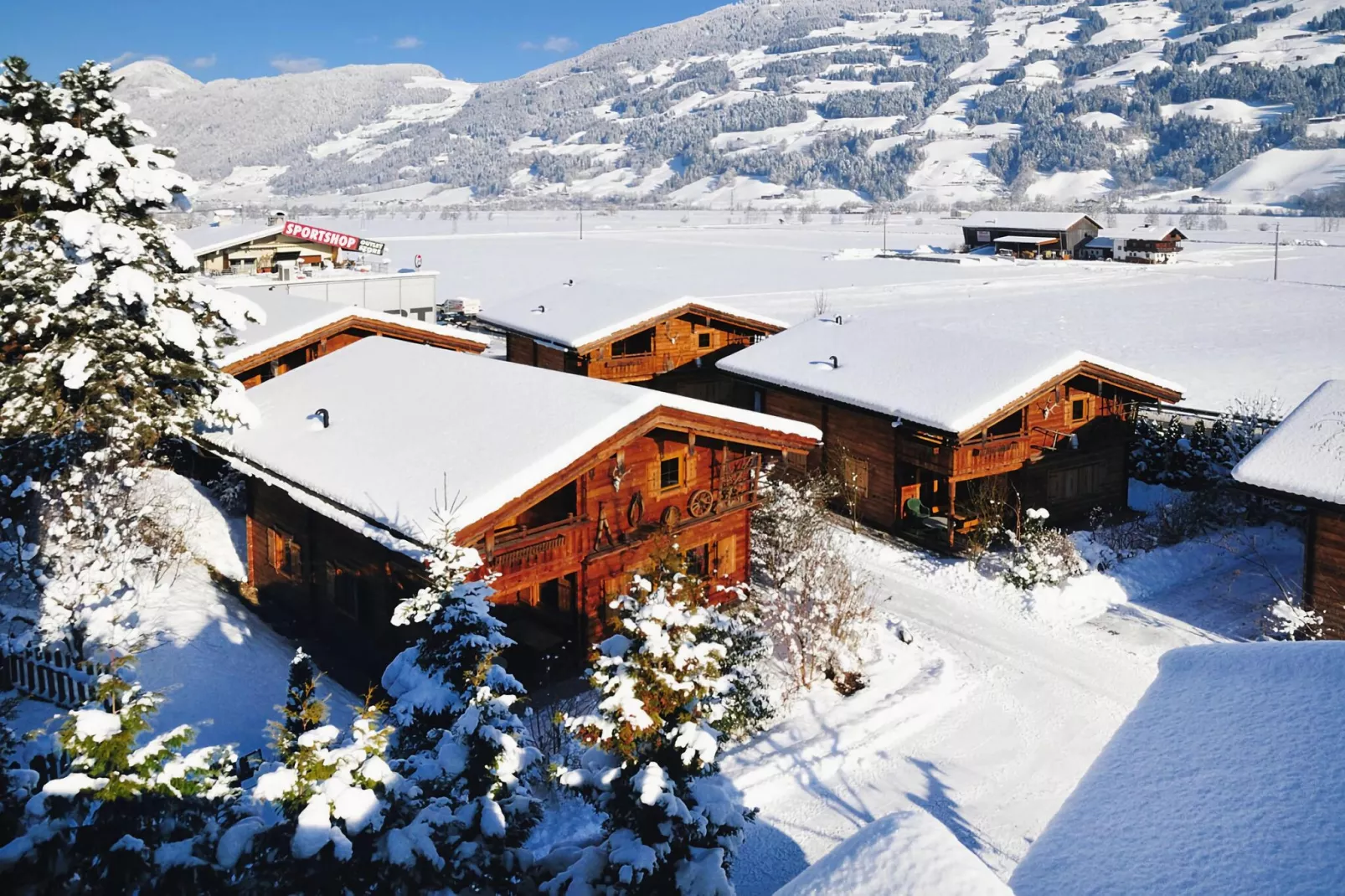 Chalets Almdorf Zillertal Fügen-Haus 4 Personen-Exterieur winter