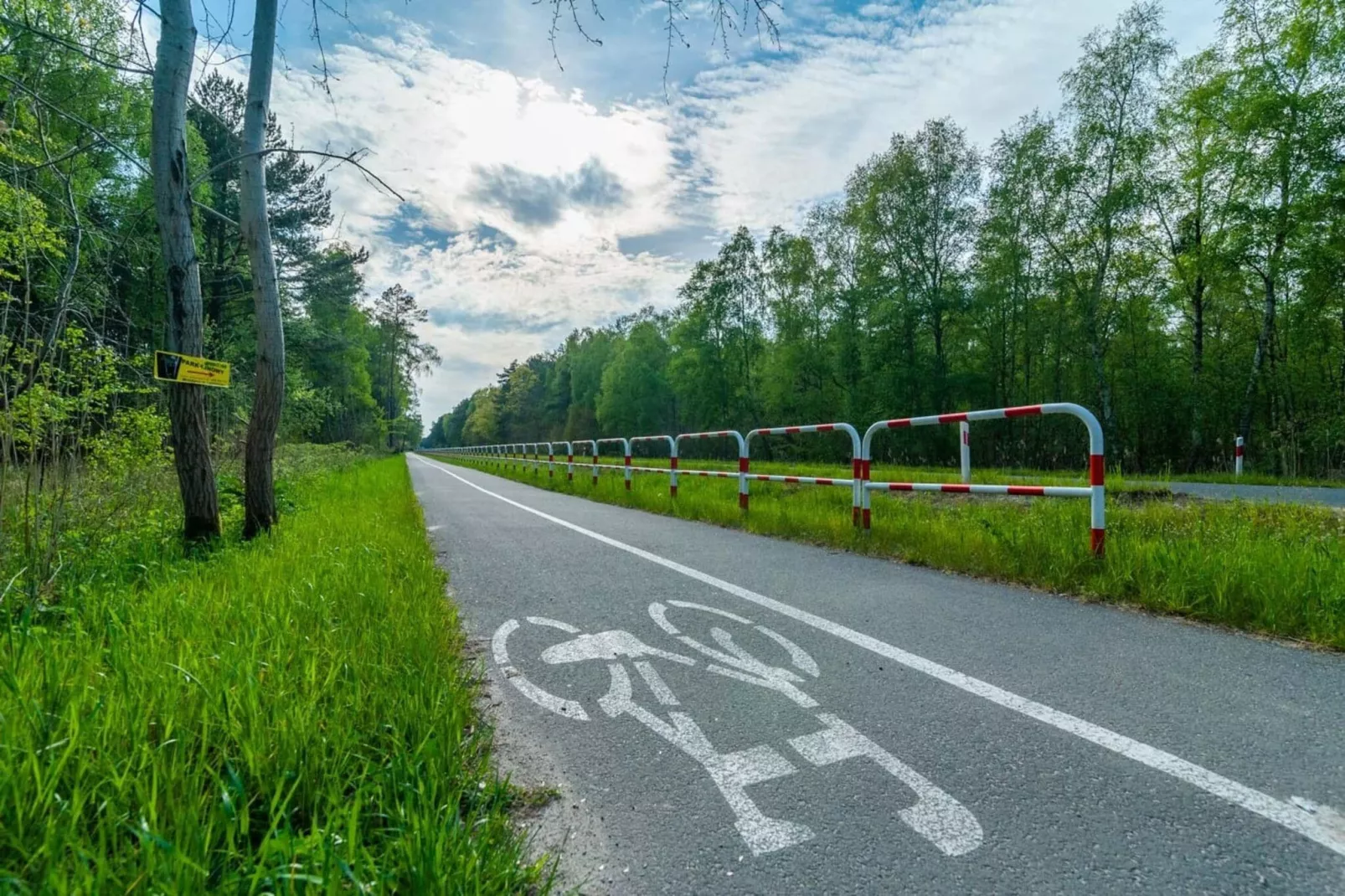 Domki letniskowe PROMYK Mrzeżyno-Gebieden zomer 1km