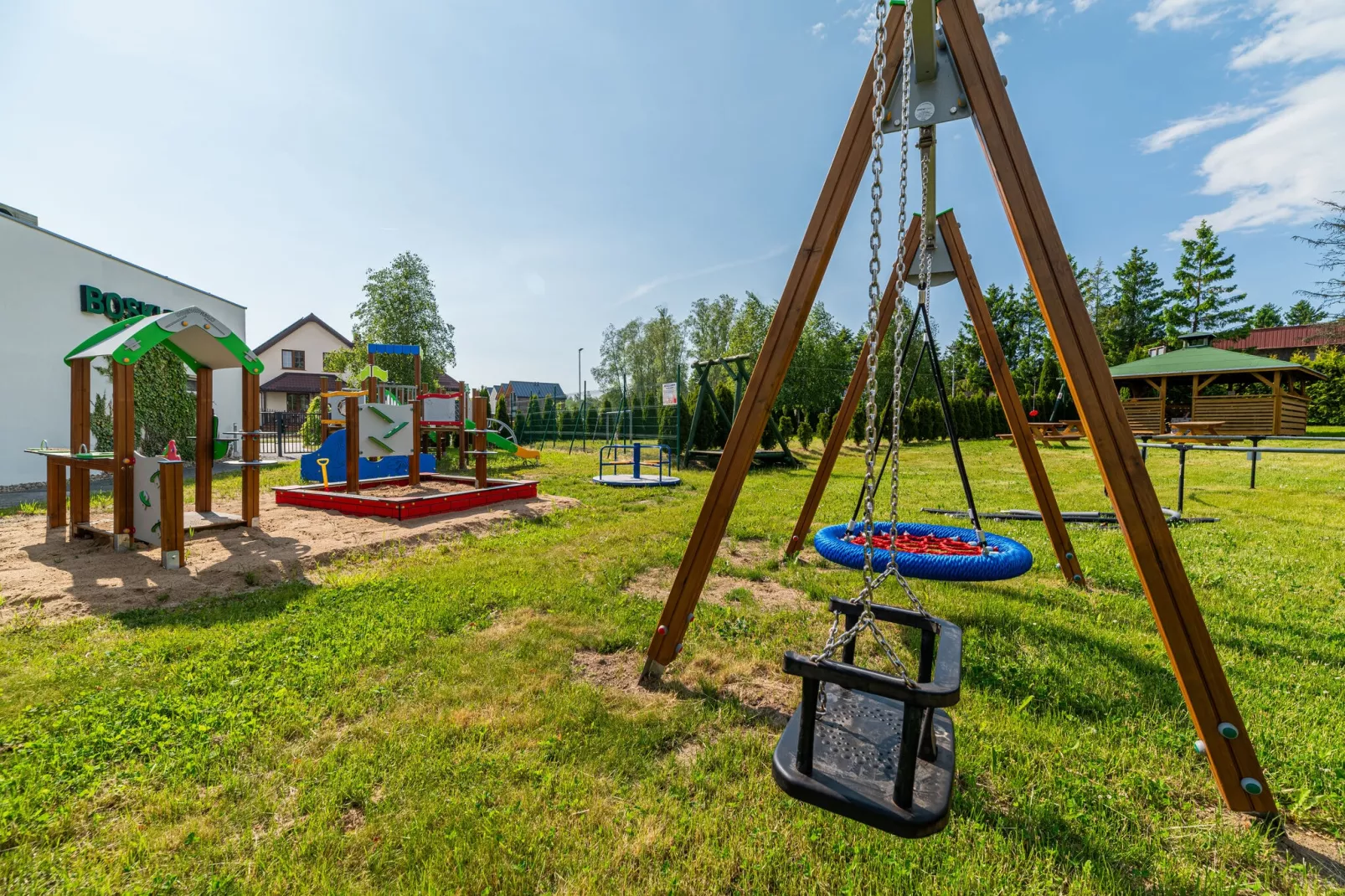 Boski Raj domki letniskowe Sianożąty-Tuinen zomer