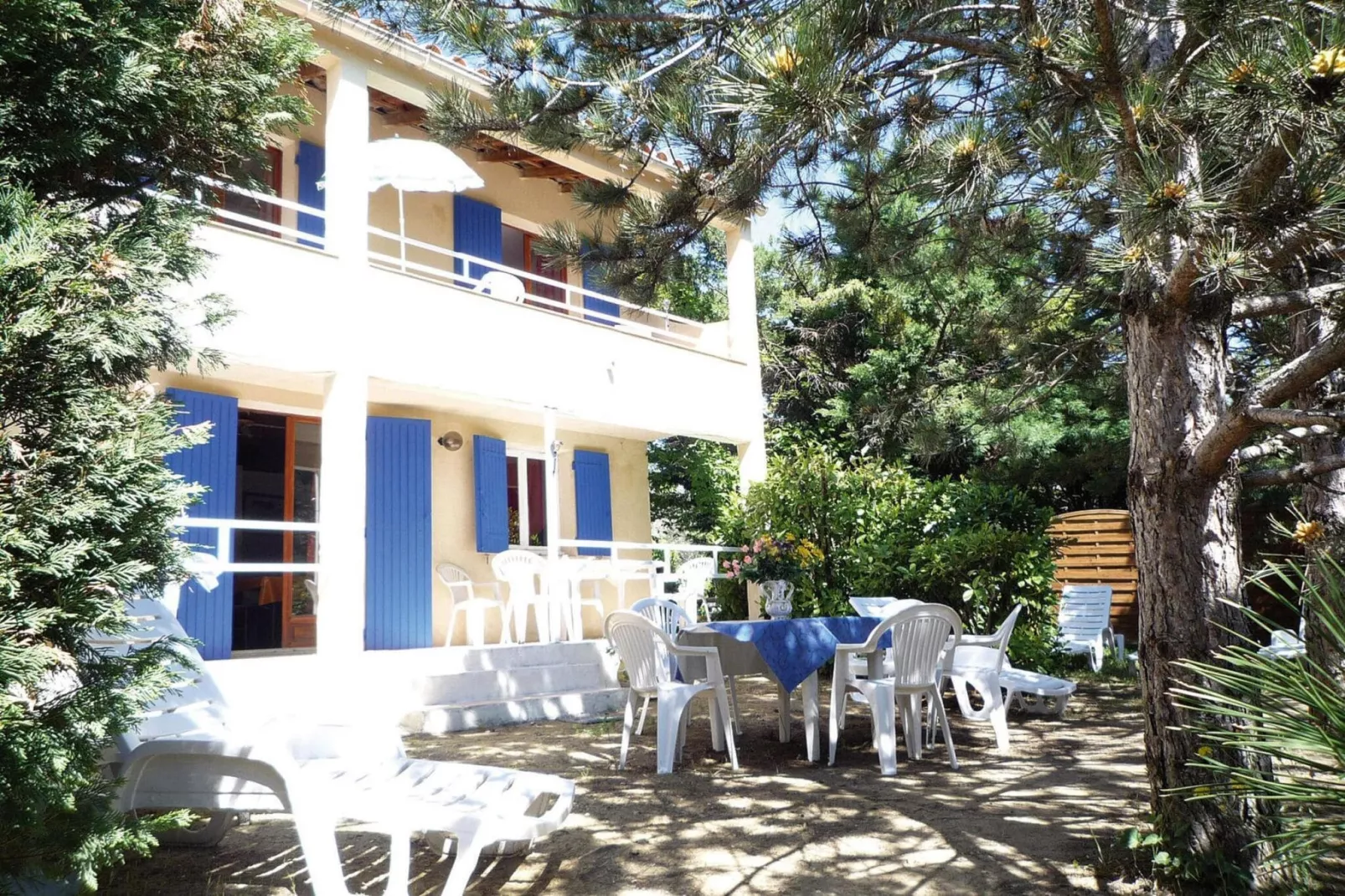 Ferienhaus in Vaison-la-Romaine / Les Pins-Terrasbalkon