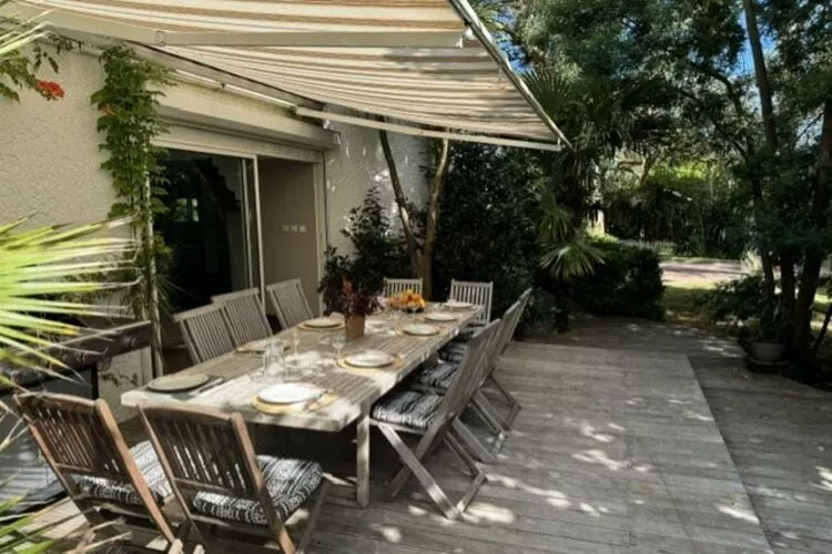 Holiday home Le Porge-Terrasbalkon