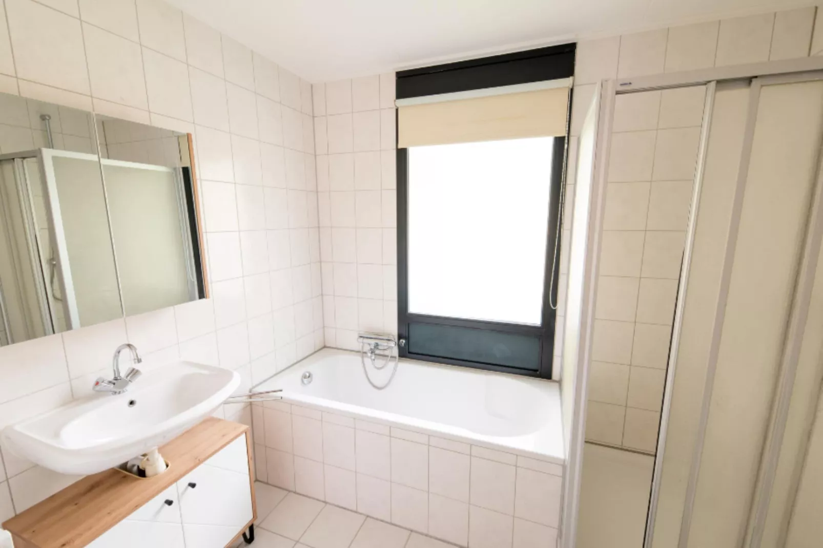 Premium bungalow – max 4 personen – nummer 80-Badkamer