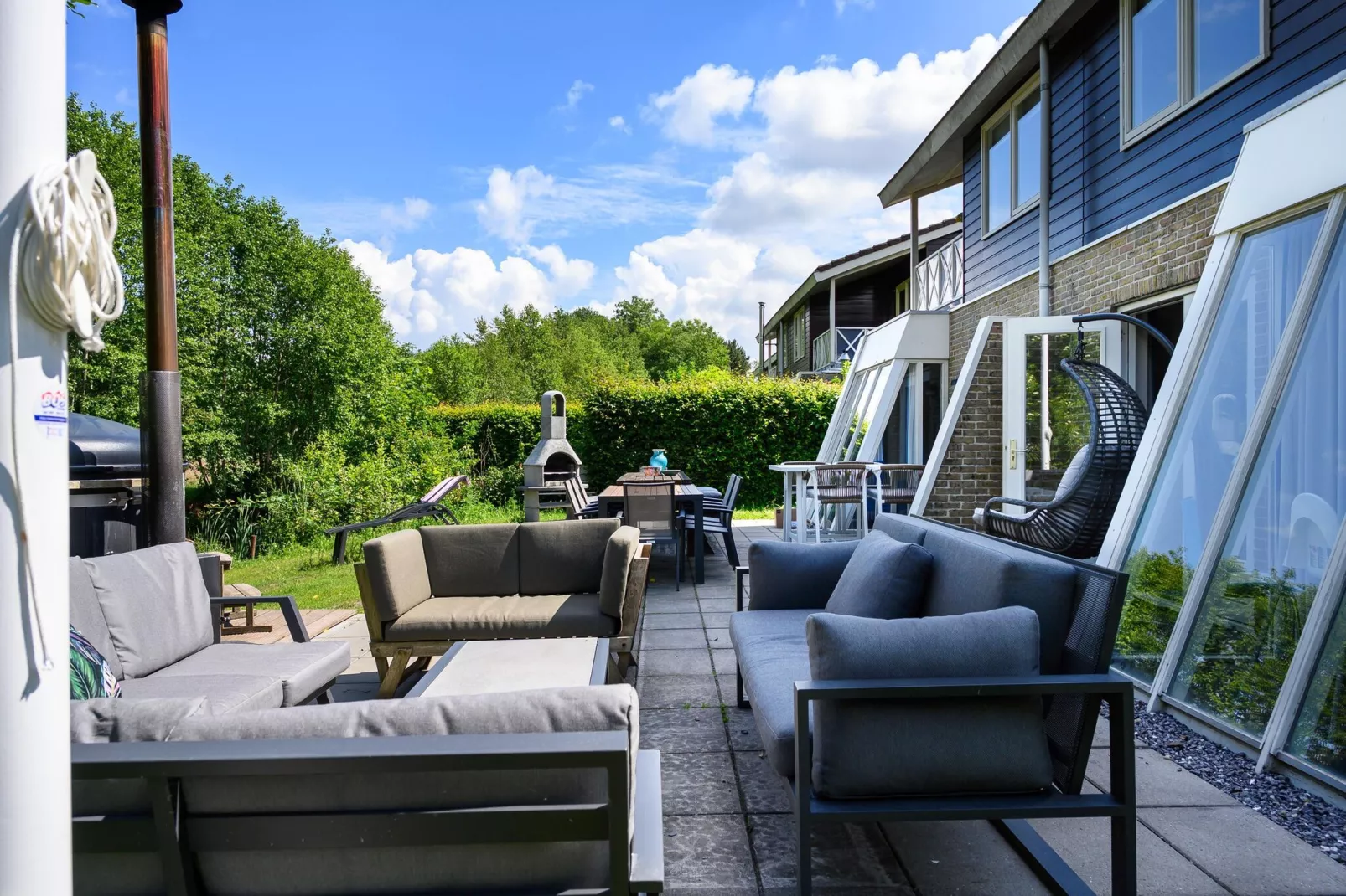 18 pers Ellersinghuis wellness met houtgestookte hottub-Terrasbalkon