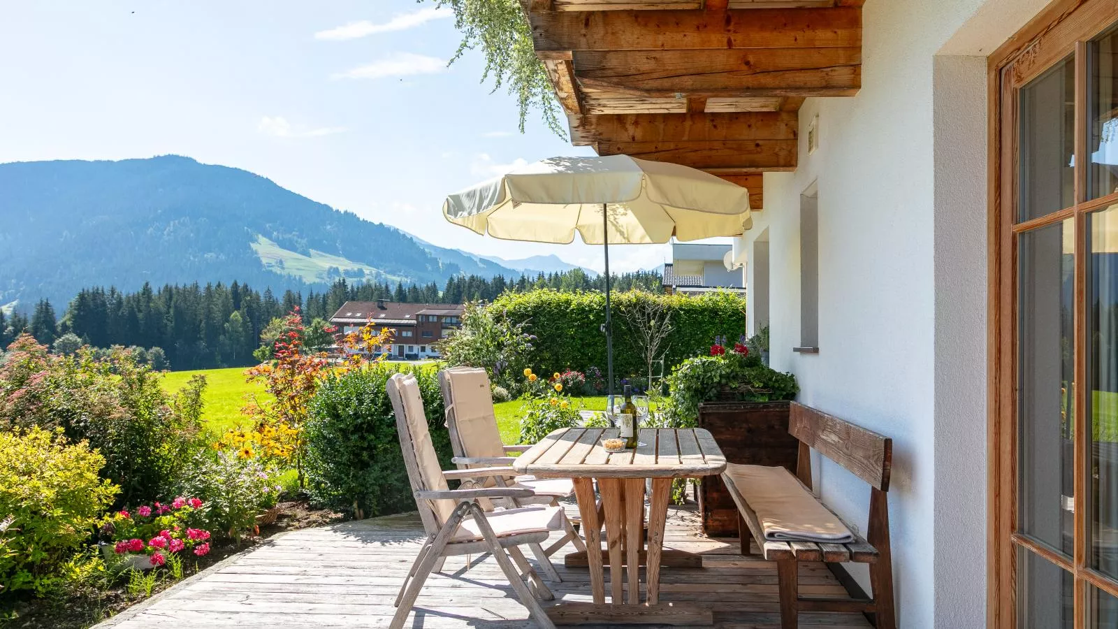 Blick ins Brixental-Terrasbalkon