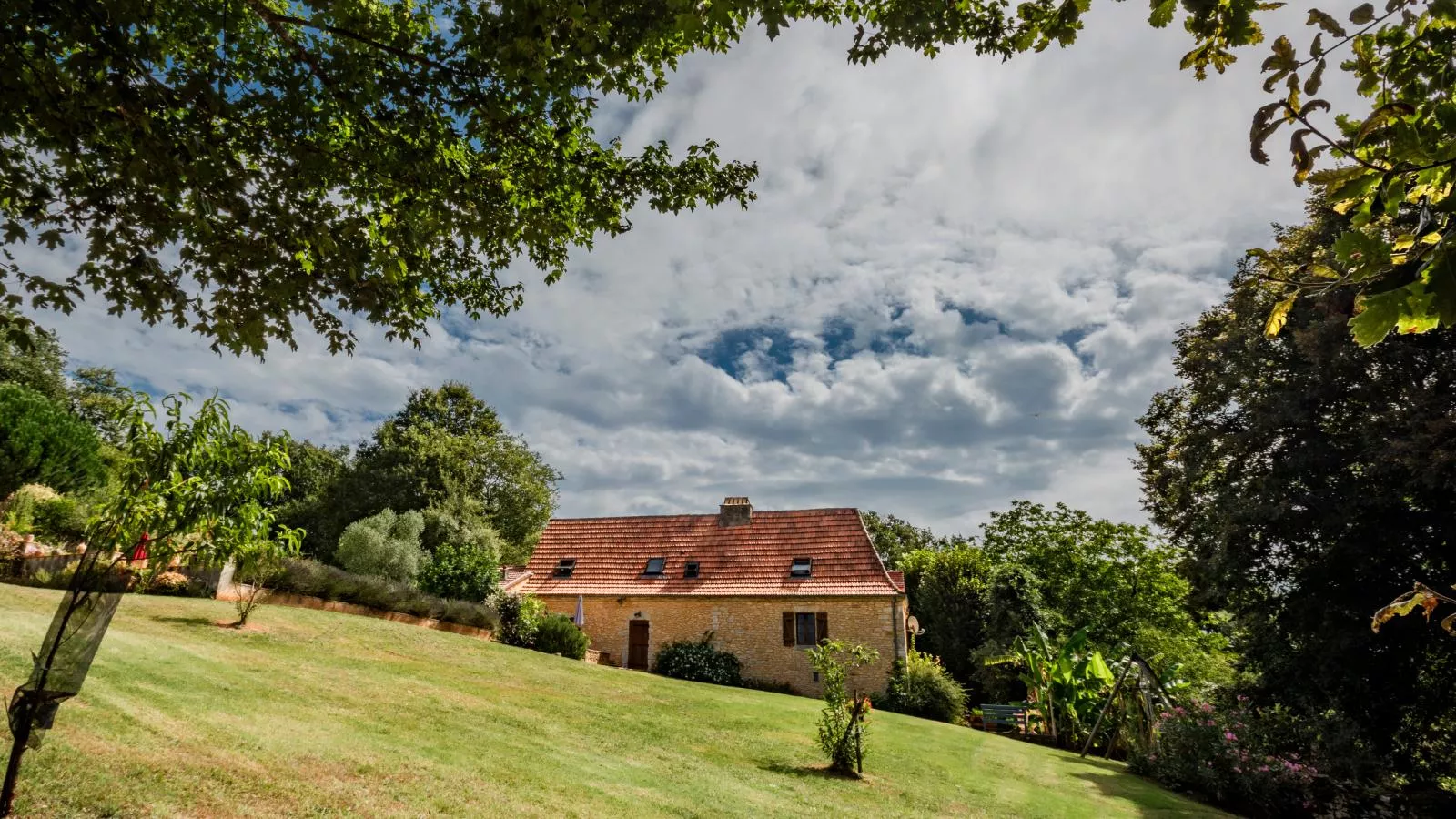 Maison Micouleaud-Buitenkant zomer