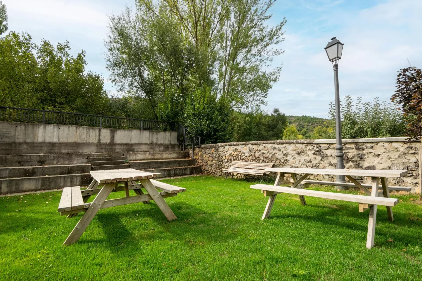 Casa rural Benllera-Tuinen zomer