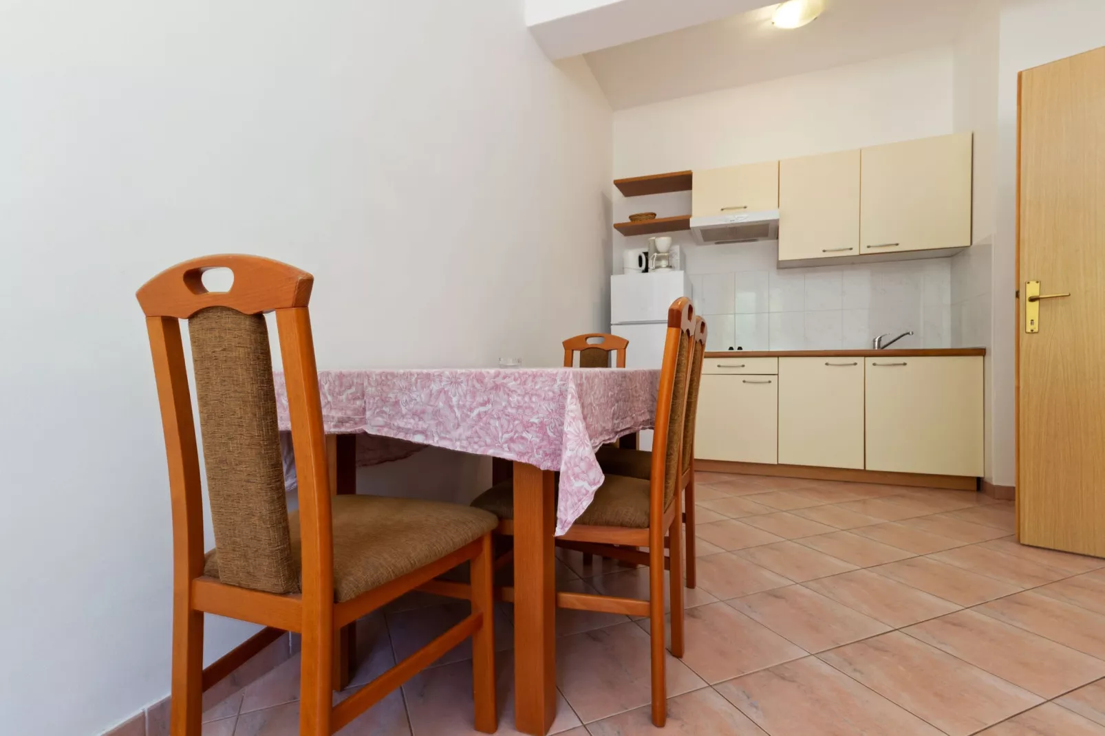 Apartman 1  4pax-Eetkamer