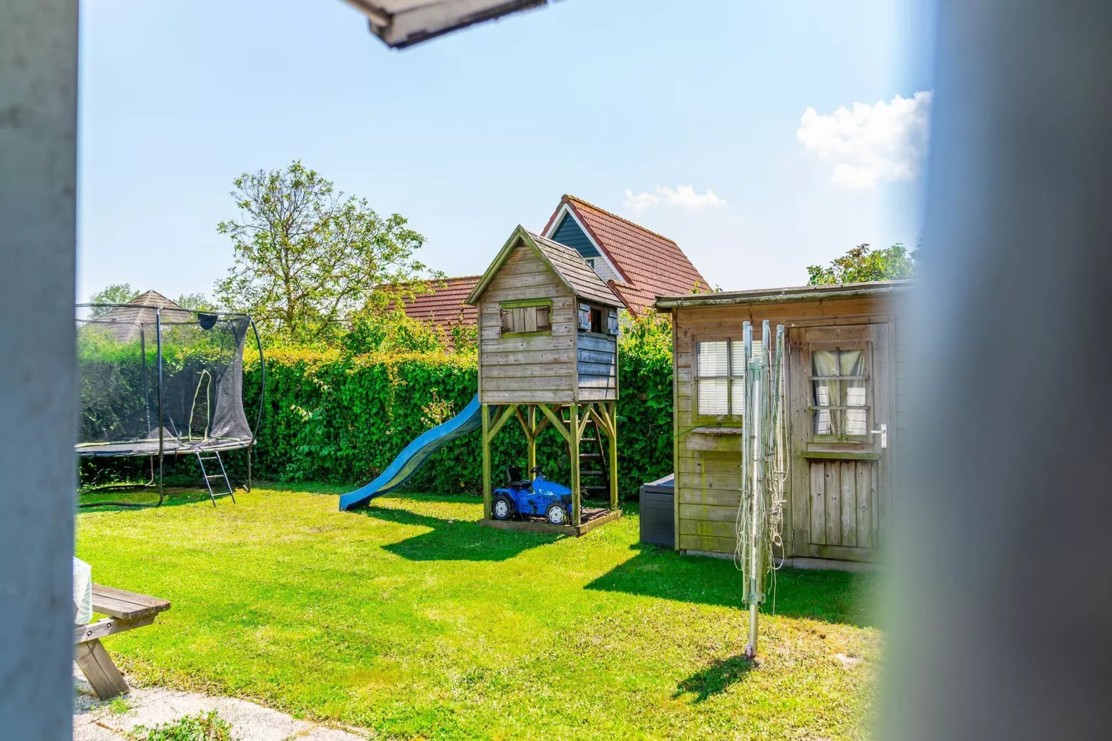 Strandhuis Schoneveld-Tuinen zomer