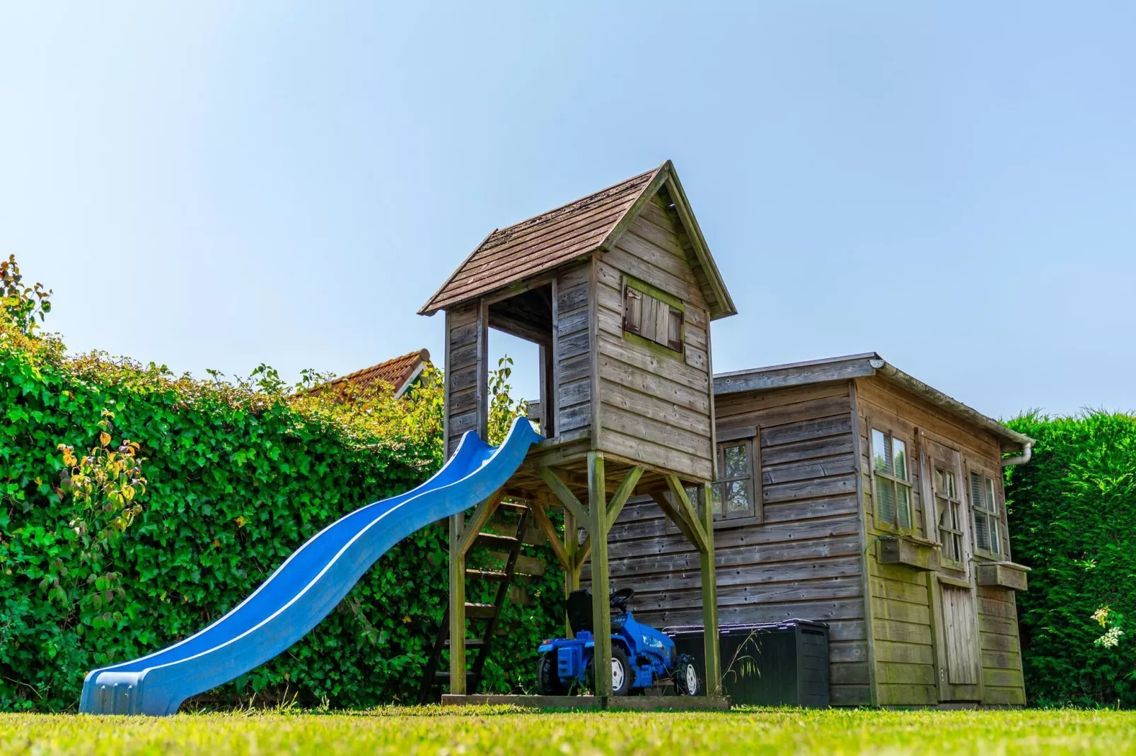 Strandhuis Schoneveld-Tuinen zomer