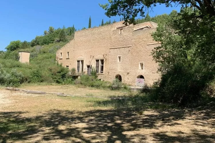 Villa Provatoux-Gebieden zomer 1km