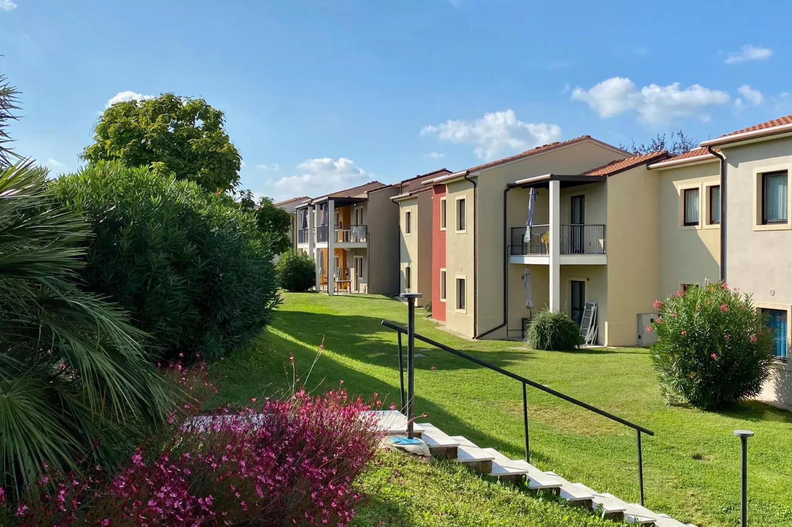 Residence Belvedere Village Castelnuovo del Garda-Trilo superior-Buitenkant zomer