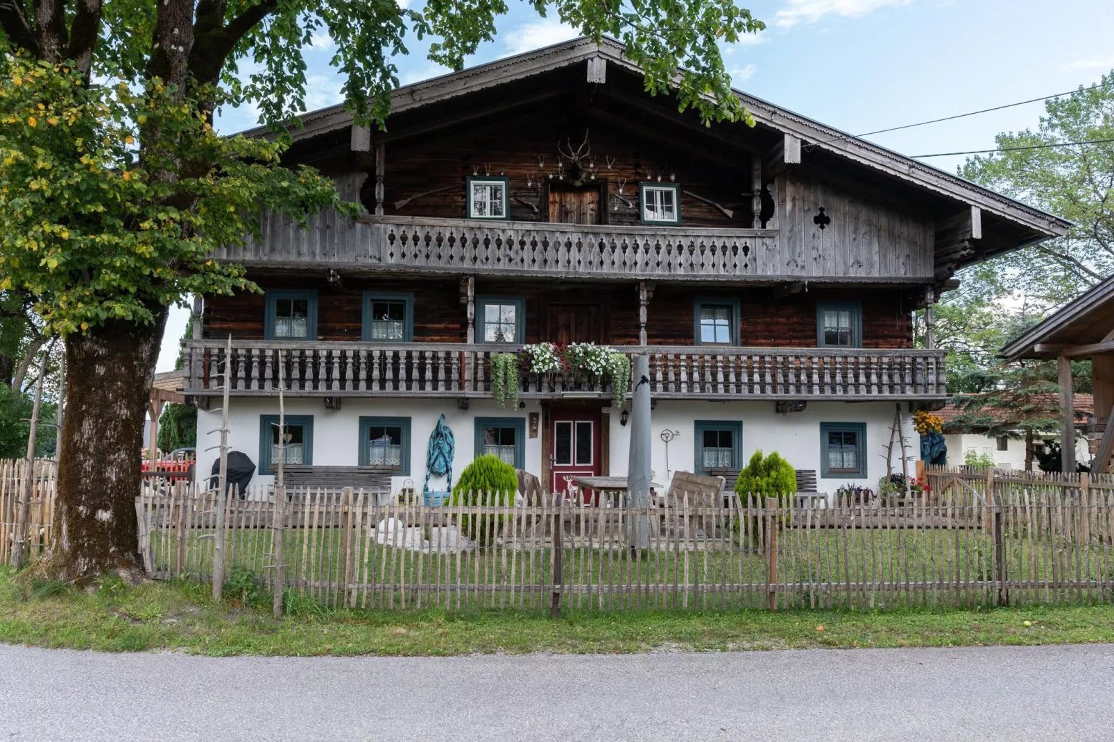 Bauernhaus Untermoos-Buitenkant zomer