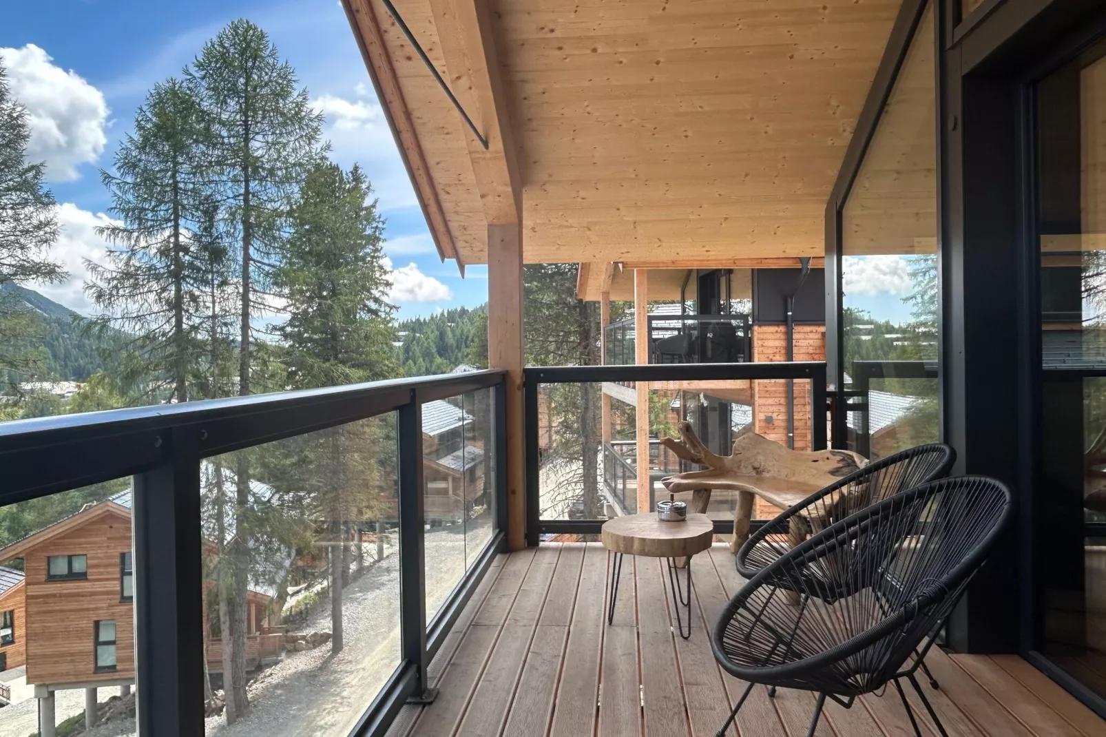 Naturchalets Turracher Höhe 8-Terrasbalkon