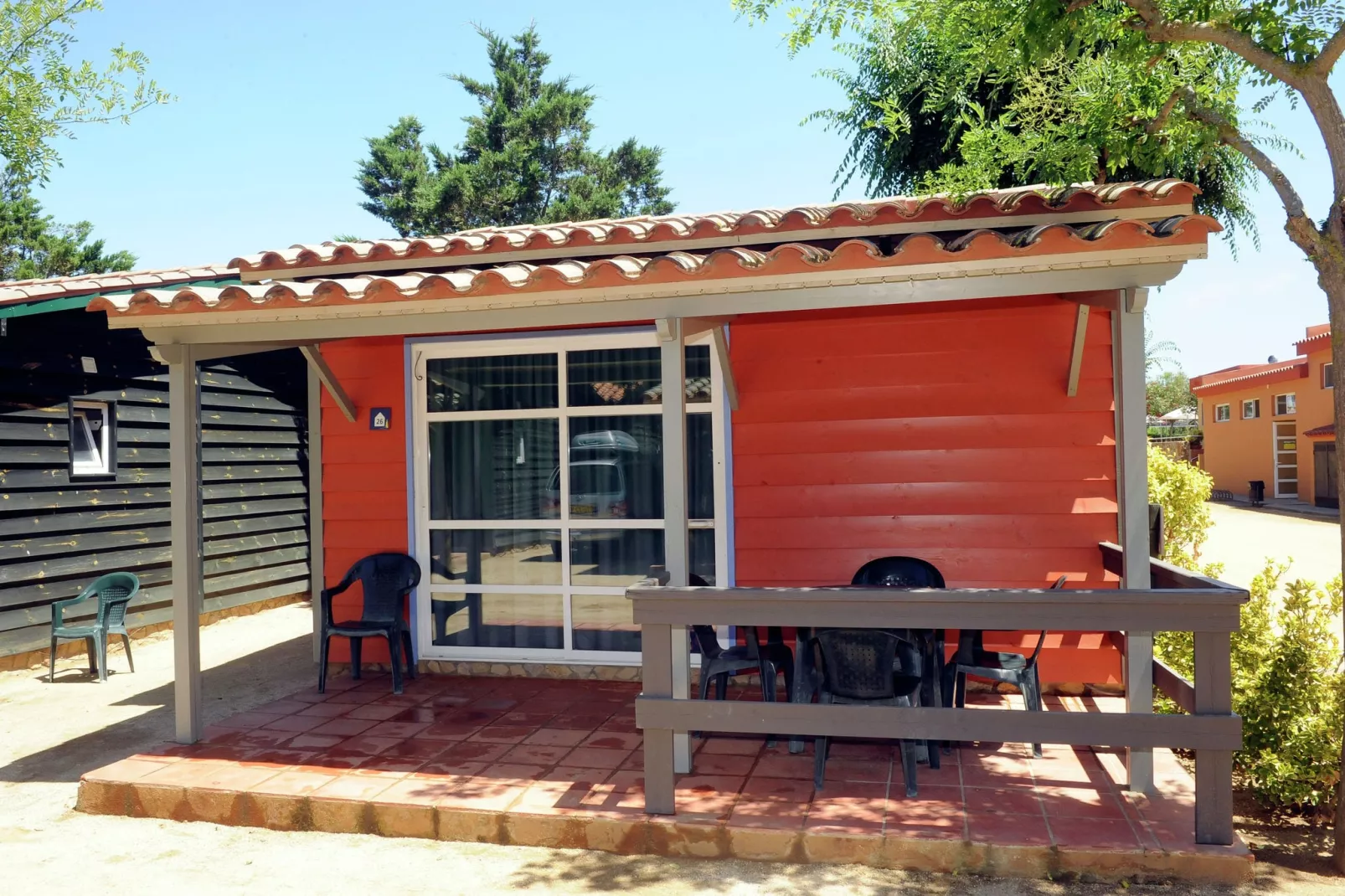 Camping del Mar BUNGALOW MADERA 5P-Buitenkant zomer