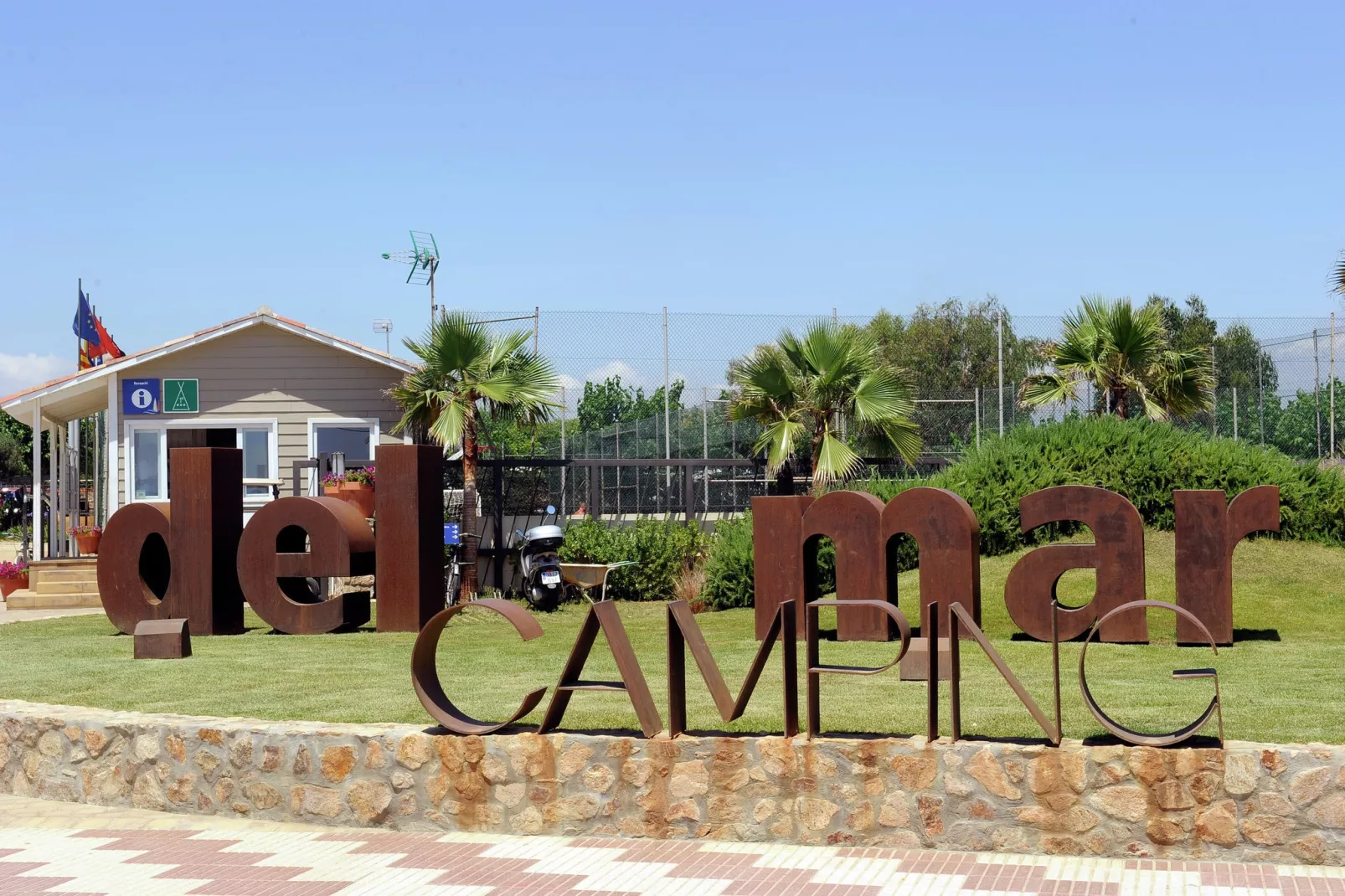 Camping del Mar BUNGALOW MADERA 5P-Parkfaciliteiten