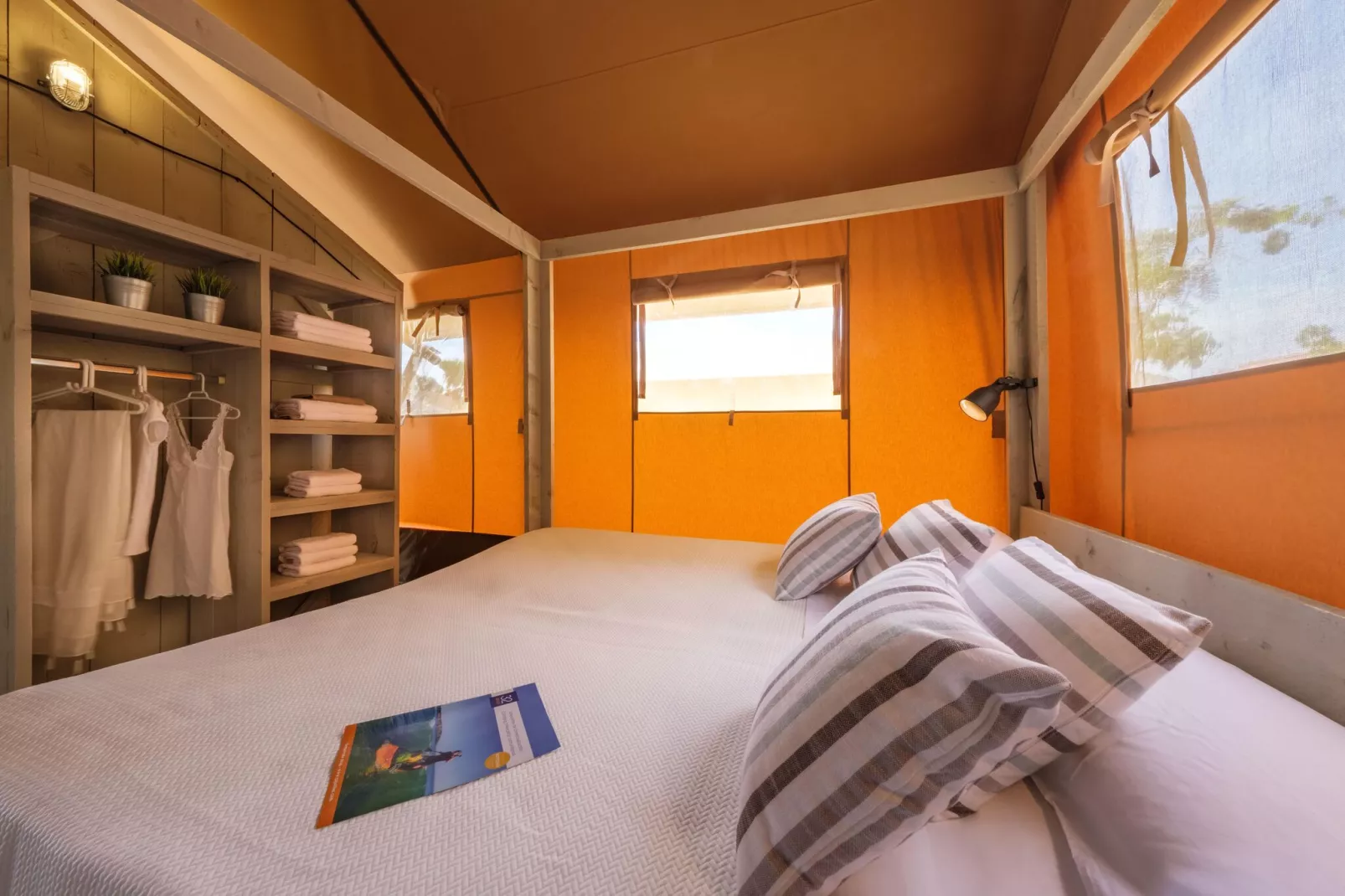 Camping Vendrell  TENT GRAND SAFARI GLAMPING-Slaapkamer