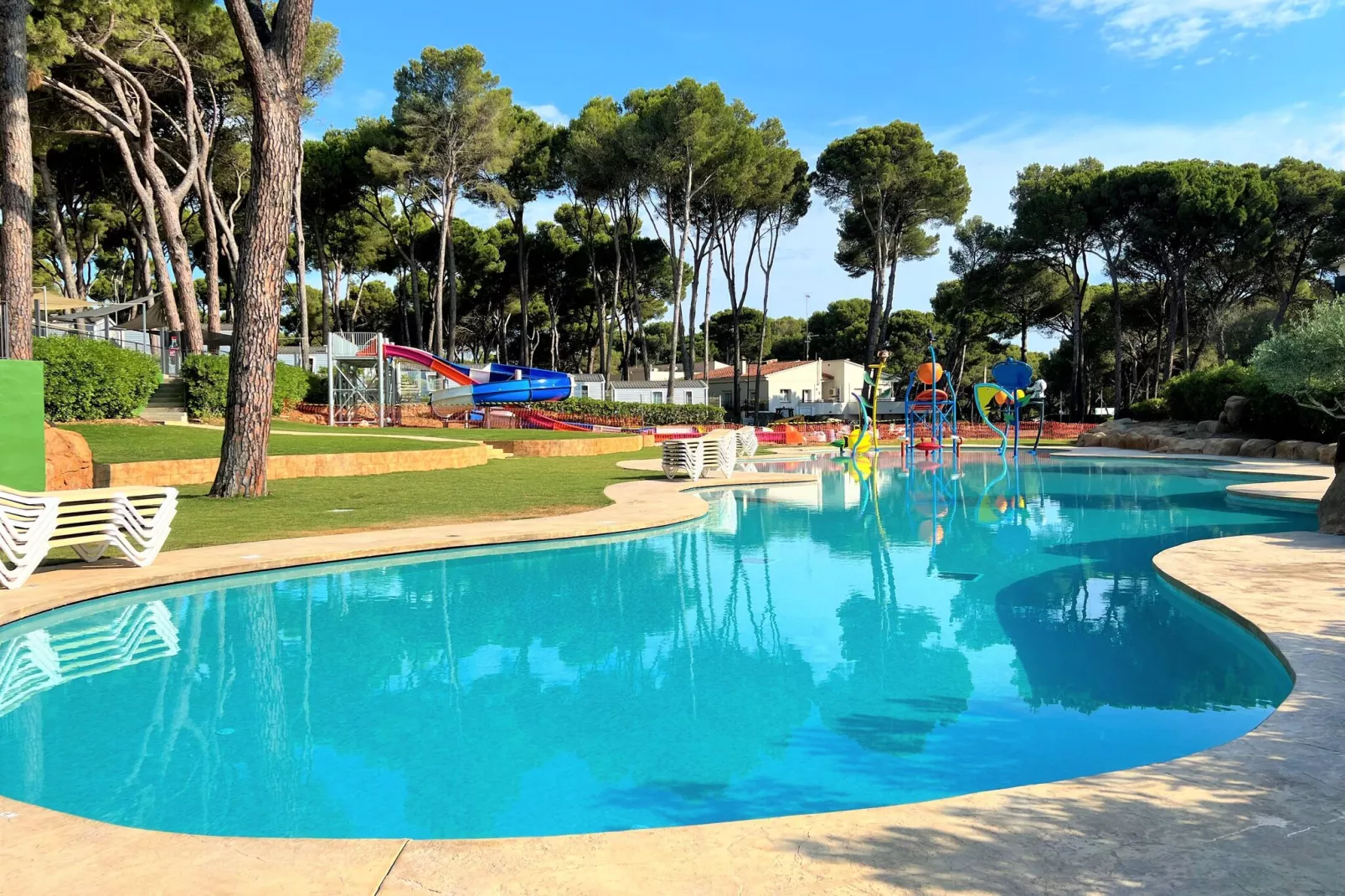 CAMPING INTERPALS Bungalow Garbi-Zwembad