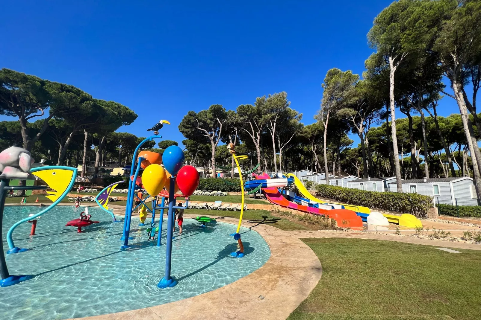 CAMPING INTERPALS- Bungalow Sa Riera-Faciliteiten