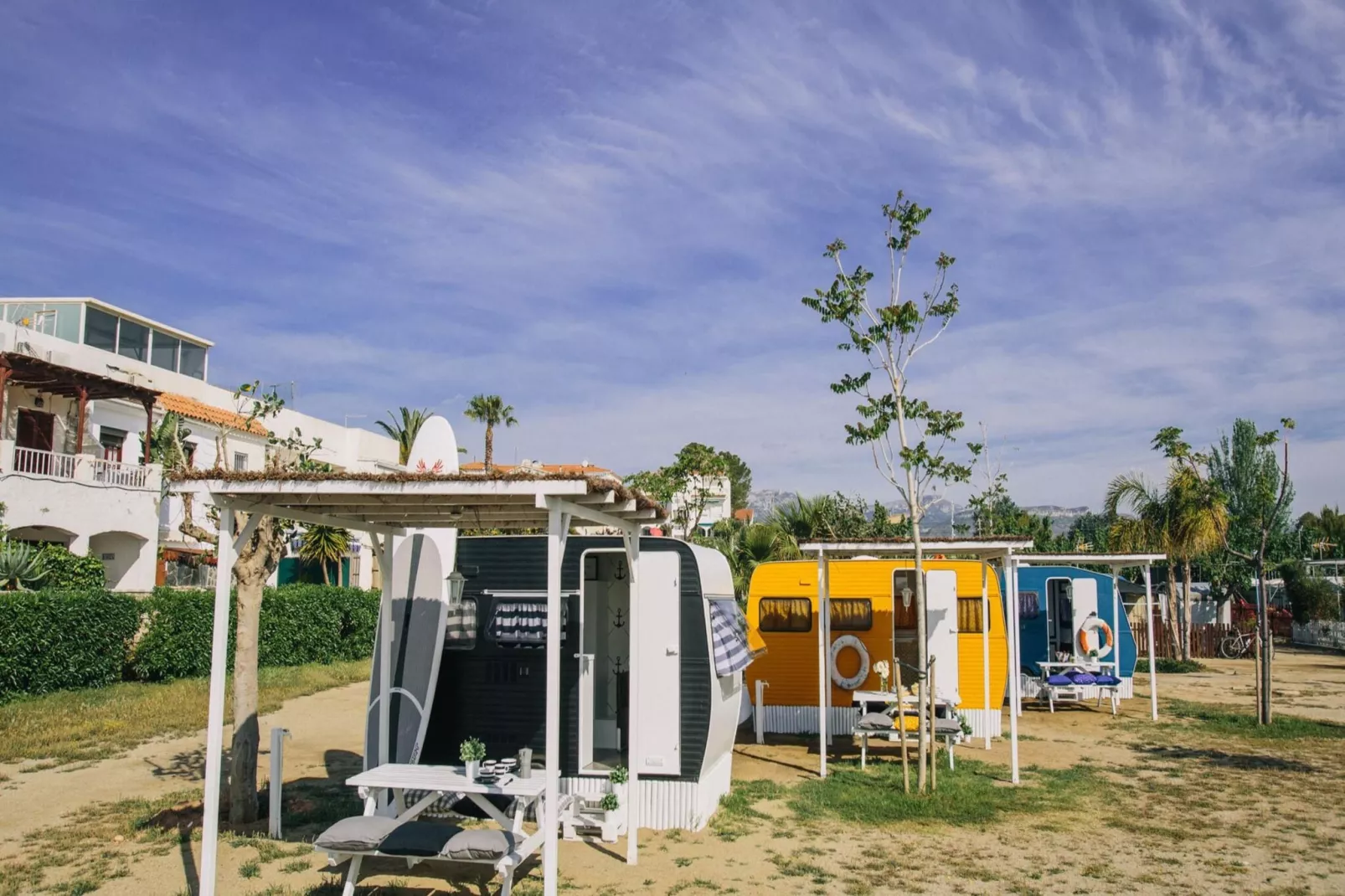 Camping Miramar- Caravanas-Buitenkant zomer