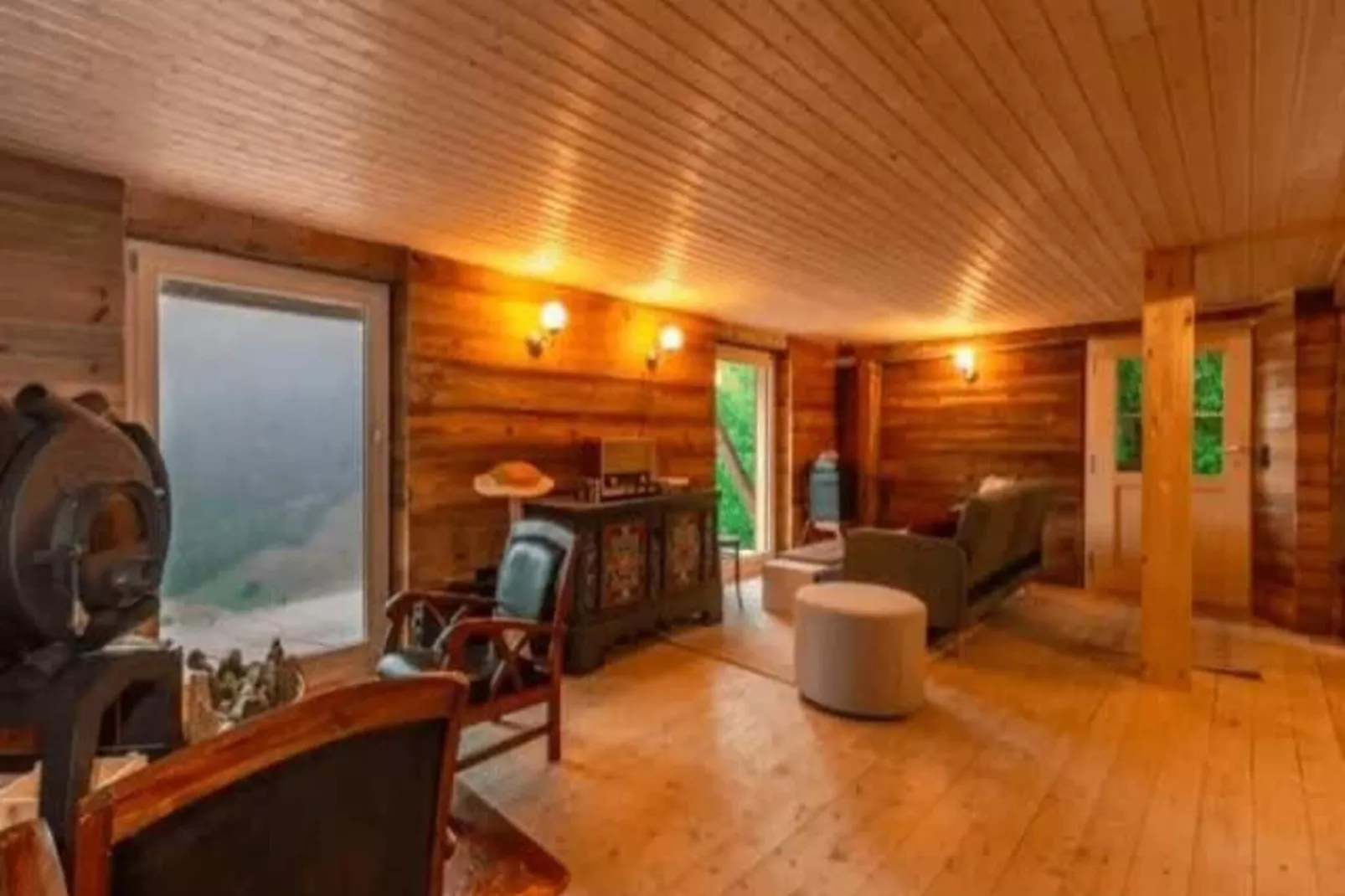 Alps Chalet for Big Group with Sauna & Yoga Terrace-Woonkamer