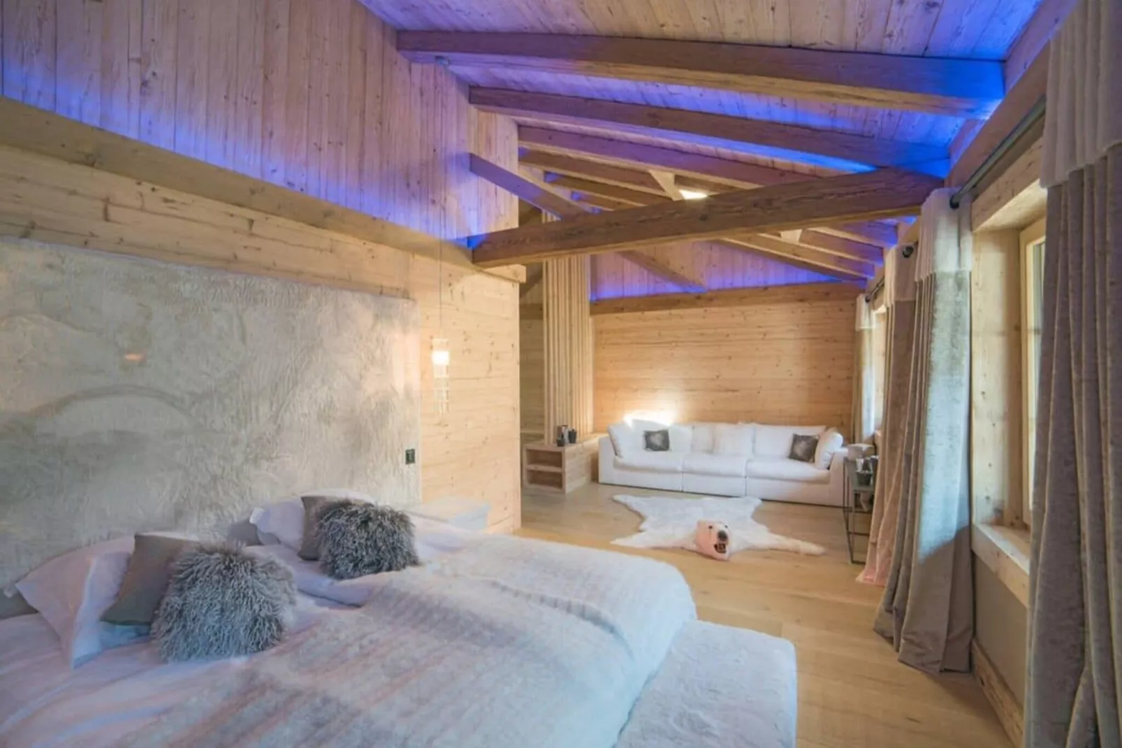 Super private Luxury Chalet with Hotel facilities-Slaapkamer