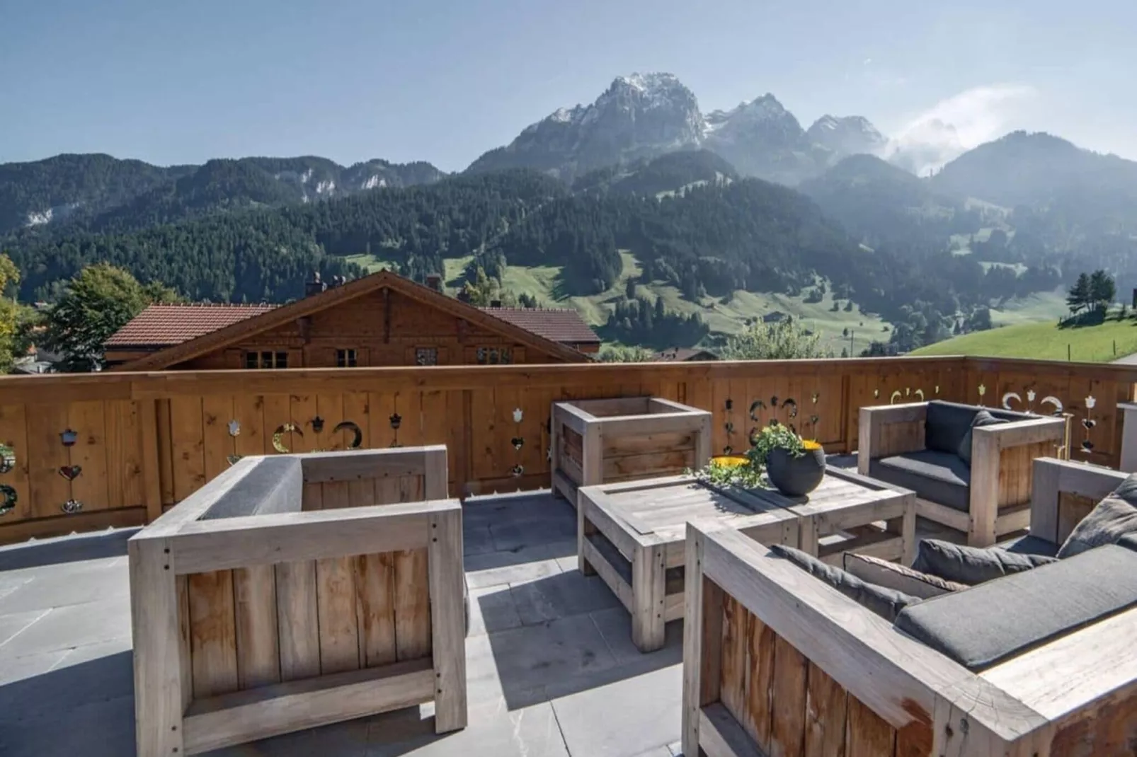 Super private Luxury Chalet with Hotel facilities