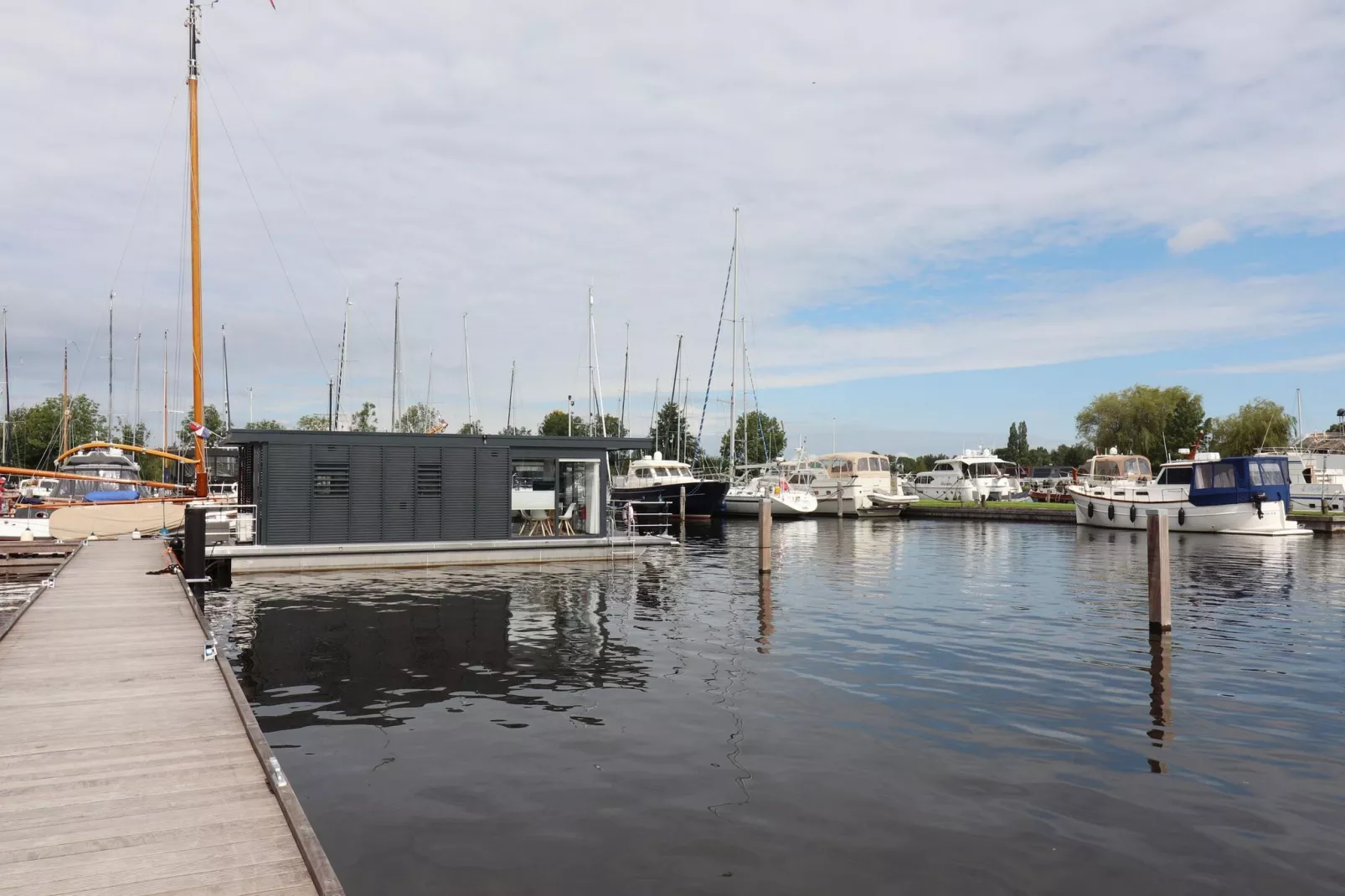 Houseboat Refugio-Buitenkant zomer