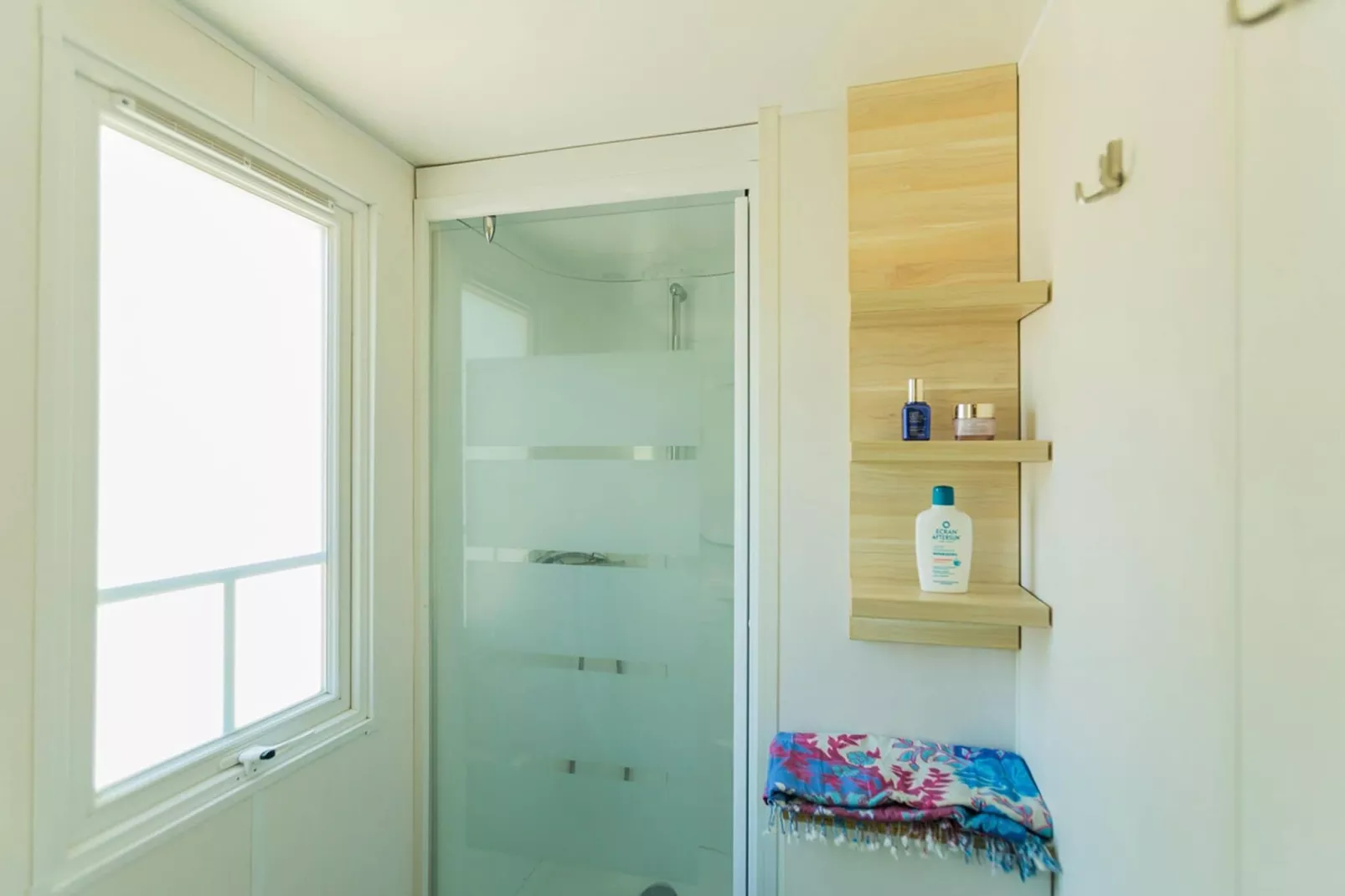 La Llosa Mobile Home- Costa Dorada-Badkamer