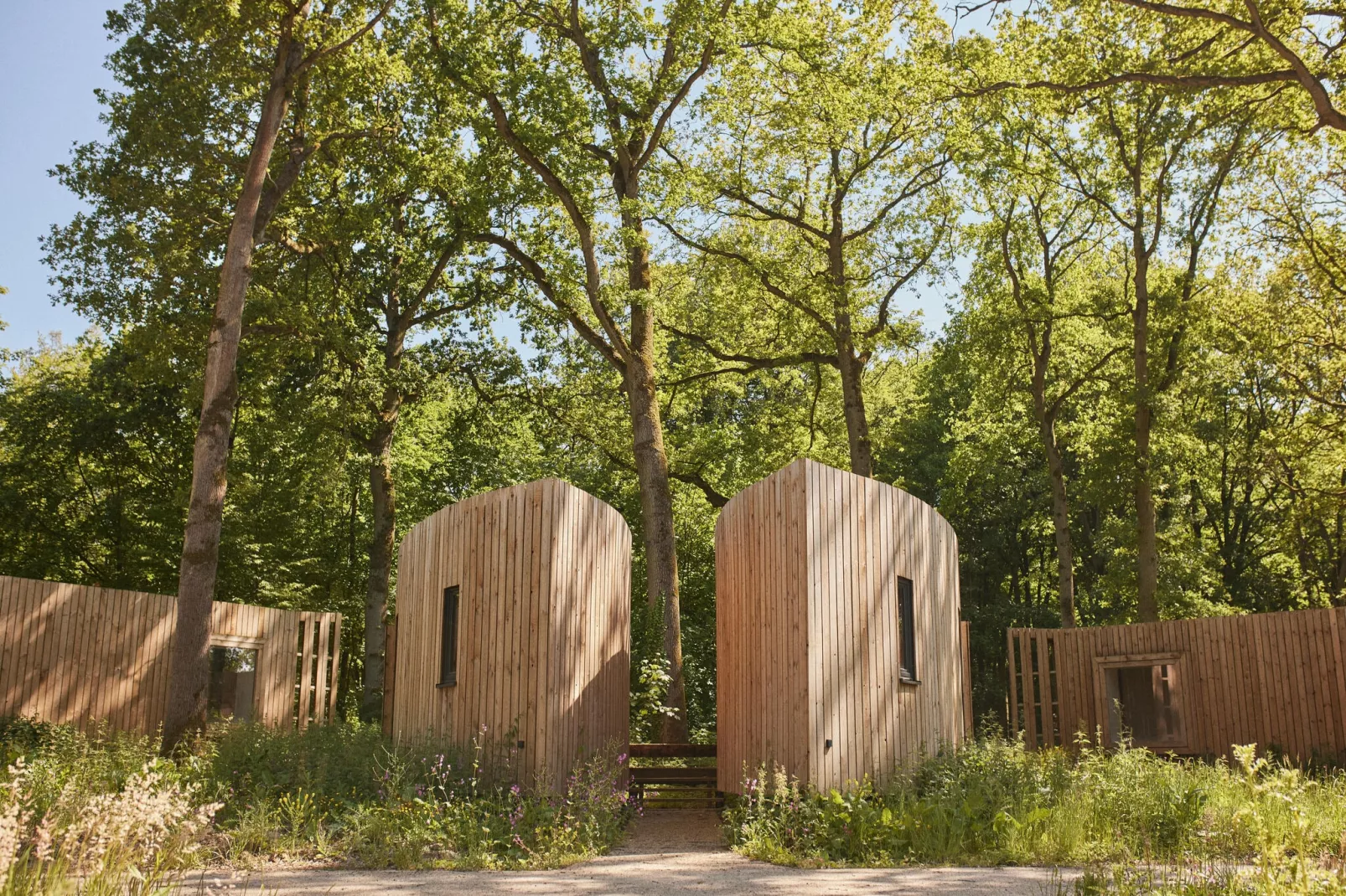 The Blue Lodge by YourNature-Buitenkant zomer