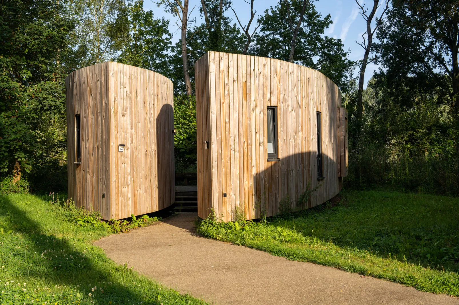 The Blue Lodge by YourNature-Buitenkant zomer