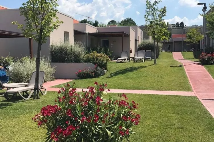 Sisan Family Resort Cisano di Bardolino - App 2 pax-Tuinen zomer