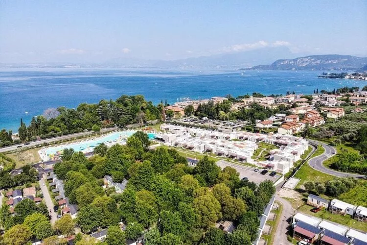 Sisan Family Resort Cisano di Bardolino - App 5 pax-Buitenkant zomer