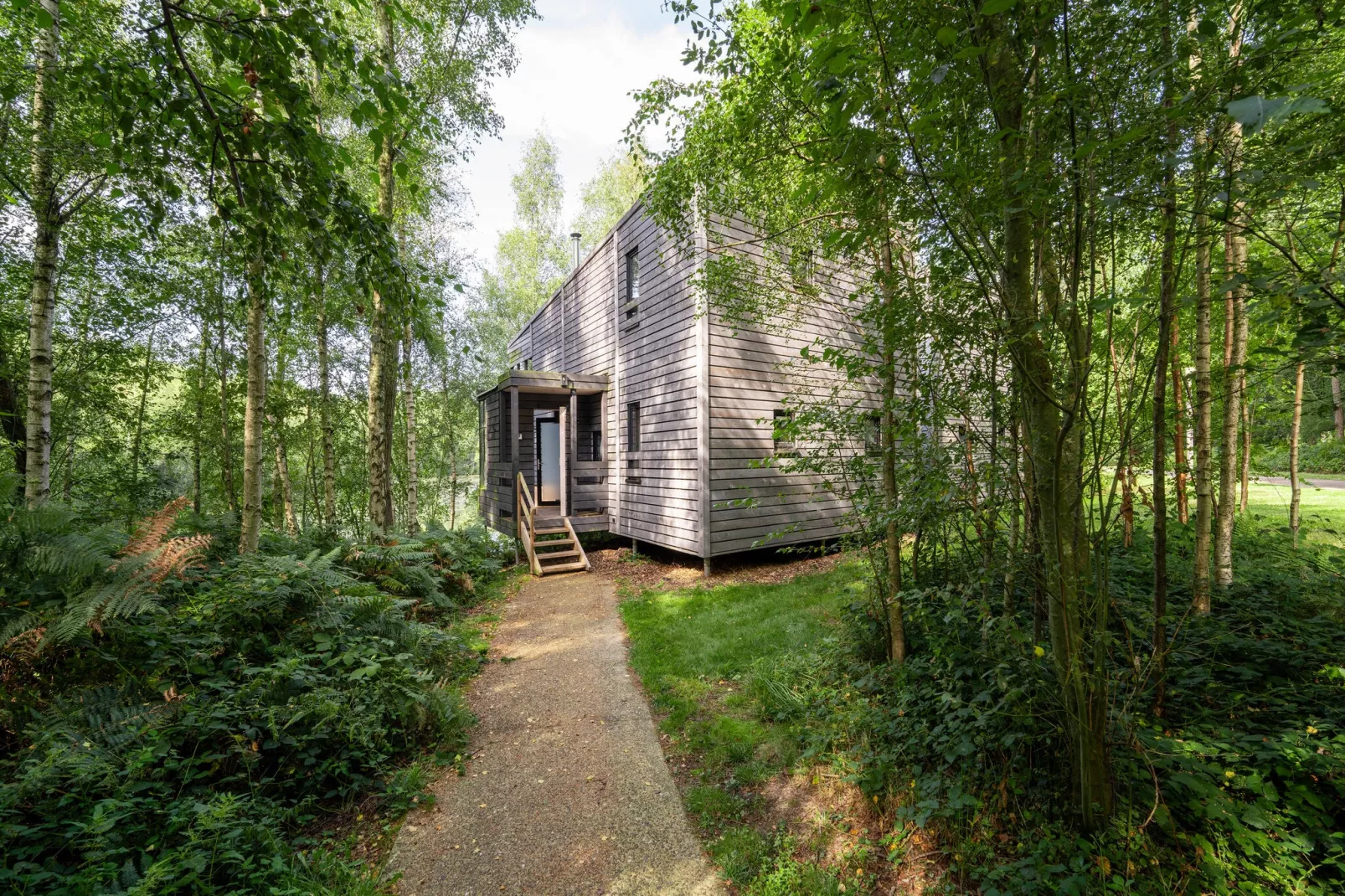 The Lake House by YourNature-Buitenkant zomer