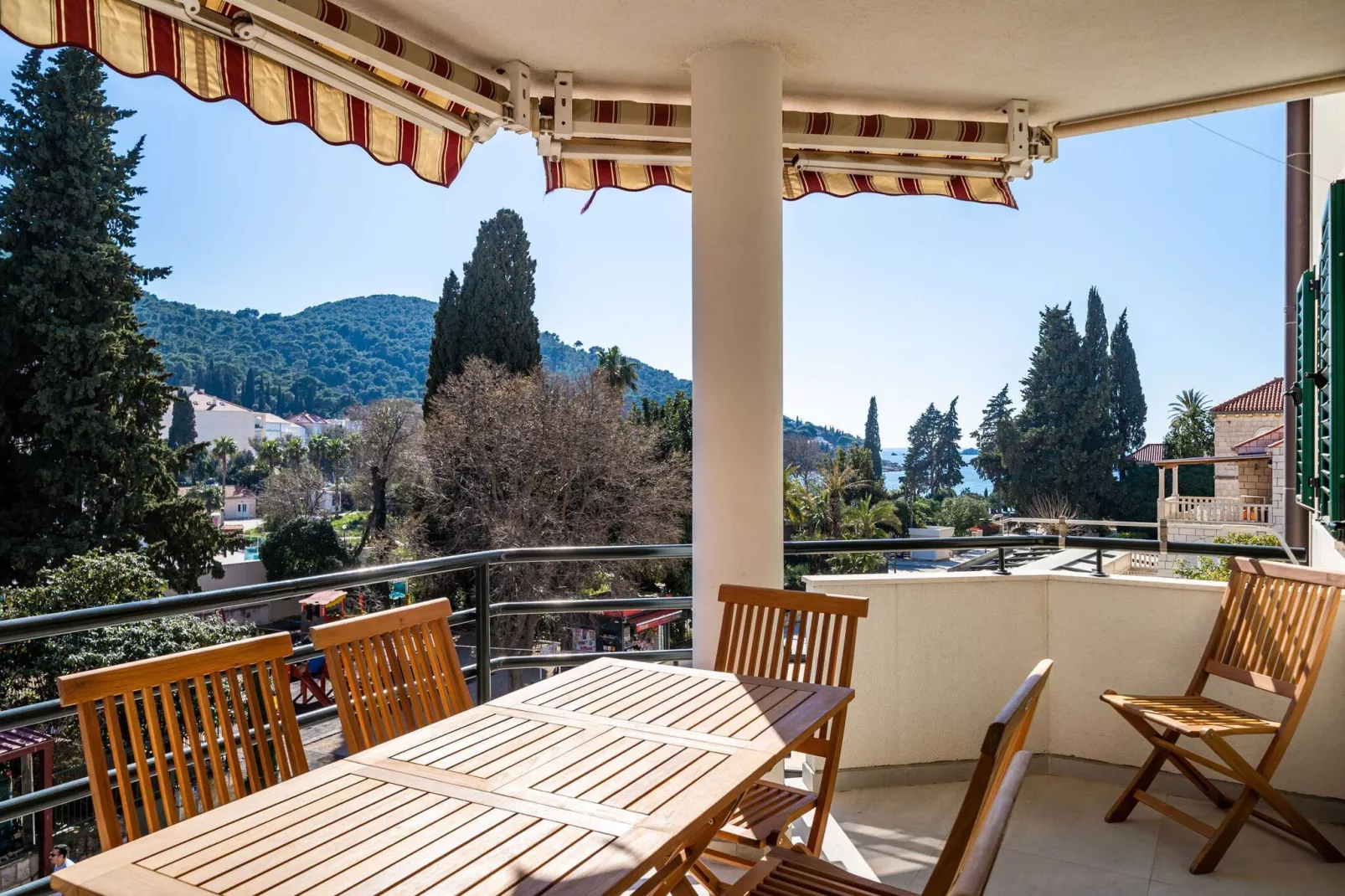 Apartment Villa Claudia - Three Bedroom Apartment with Balcony-Buitenlucht