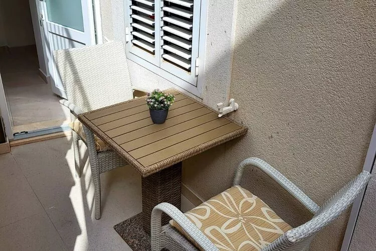 Apartment Dora - Studio Apartment with Terrace-Terras