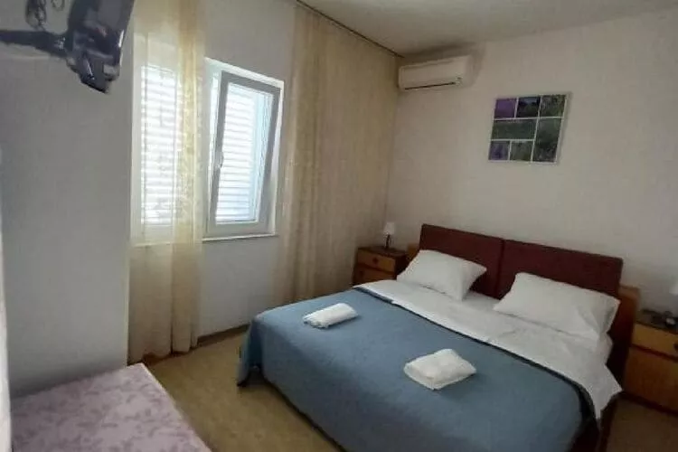 Dubrovnik Rooms 2 - Double Room with Shared Bathroom 1