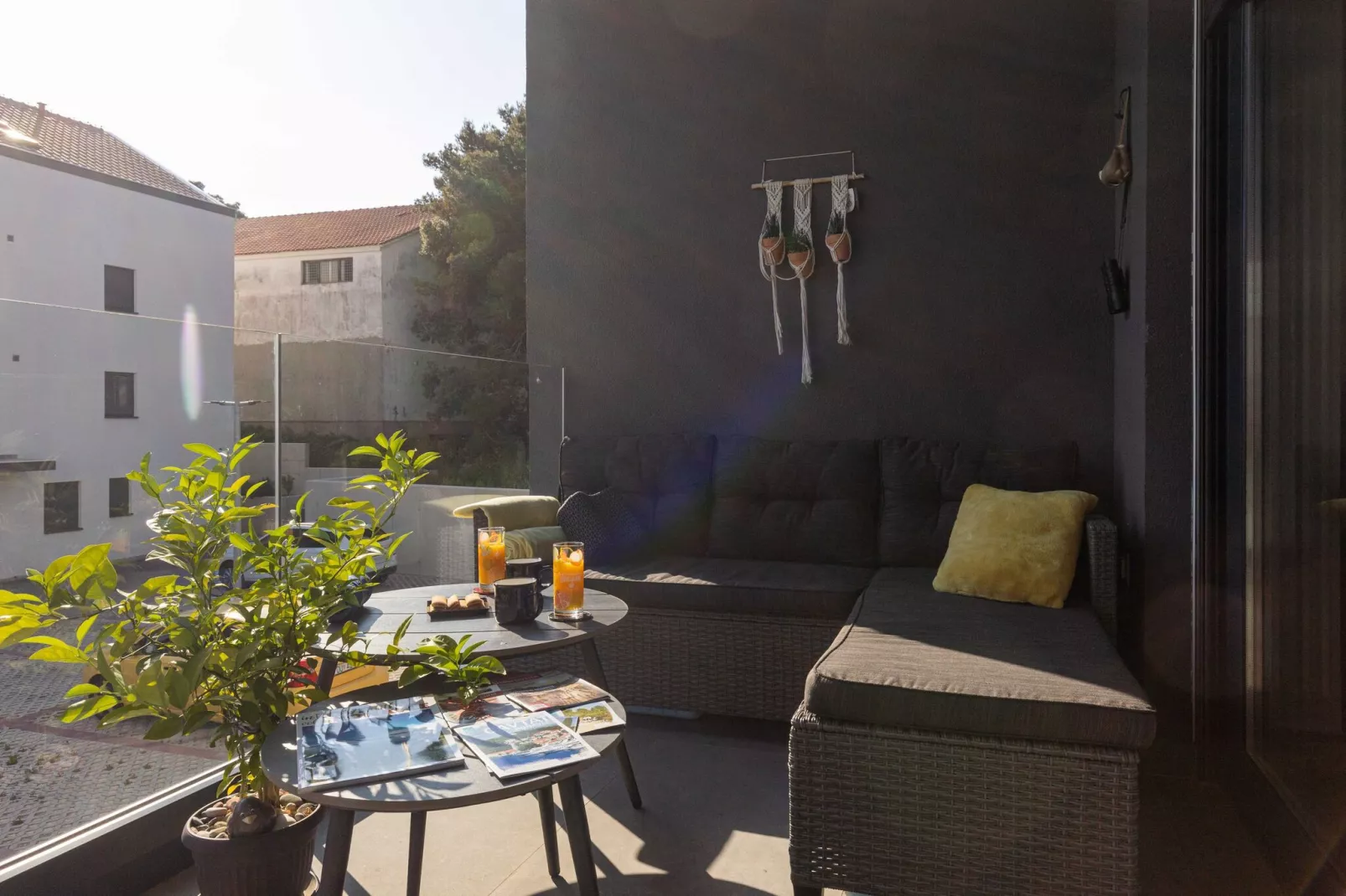 Apartment Good Vibes - One Bedroom Apartment with Balcony-Terras