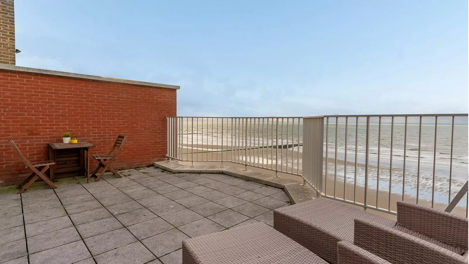 10 hoog aan zee-Terrasbalkon