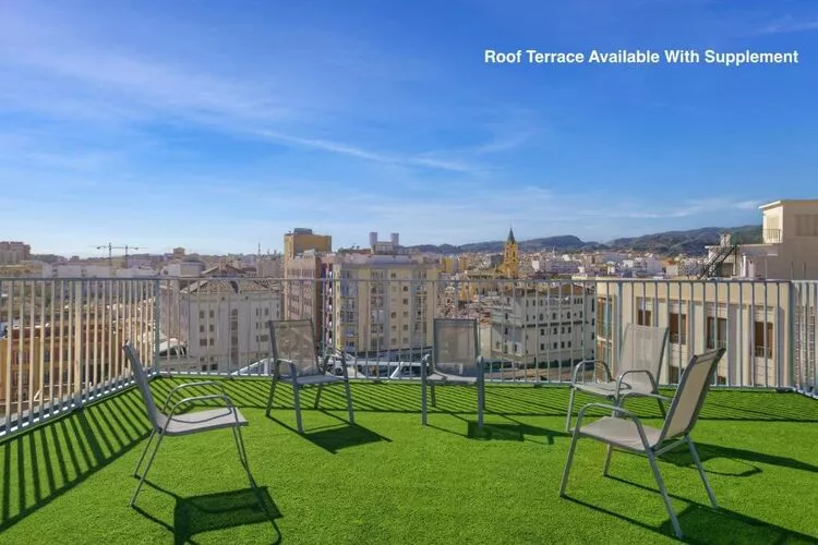 CT 330 - Faro's Atico Tribuna Malaga-Terrasbalkon