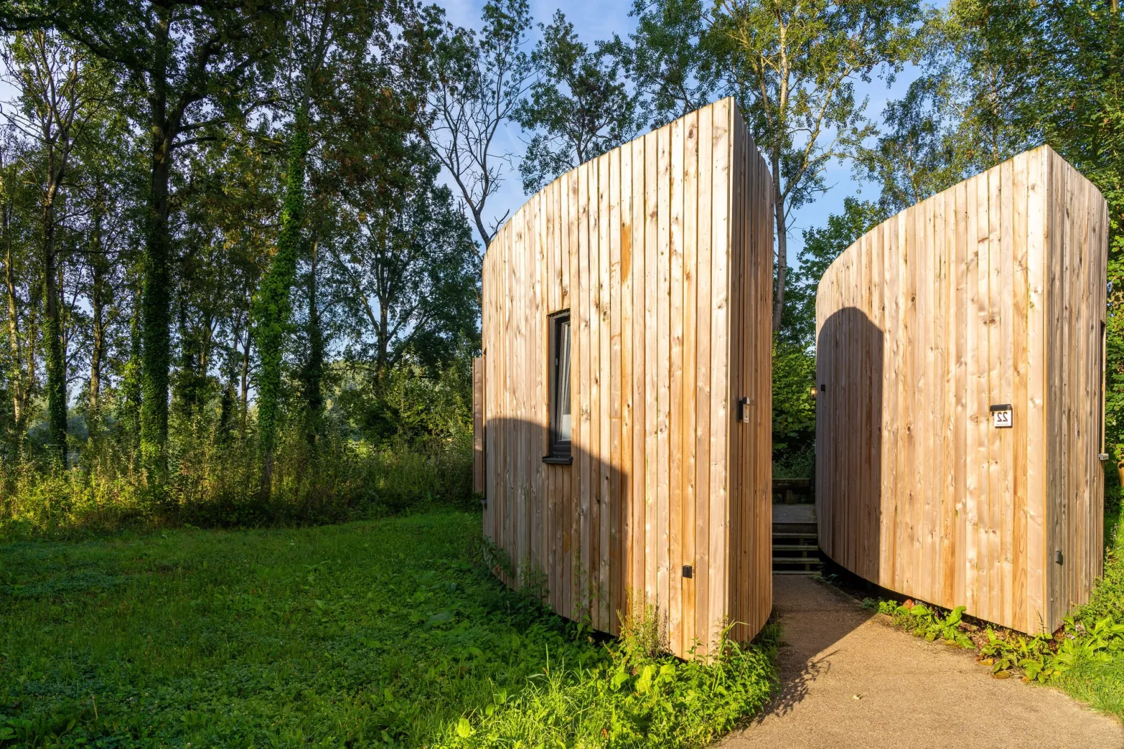 The Blue Lodge by YourNature-Buitenkant zomer