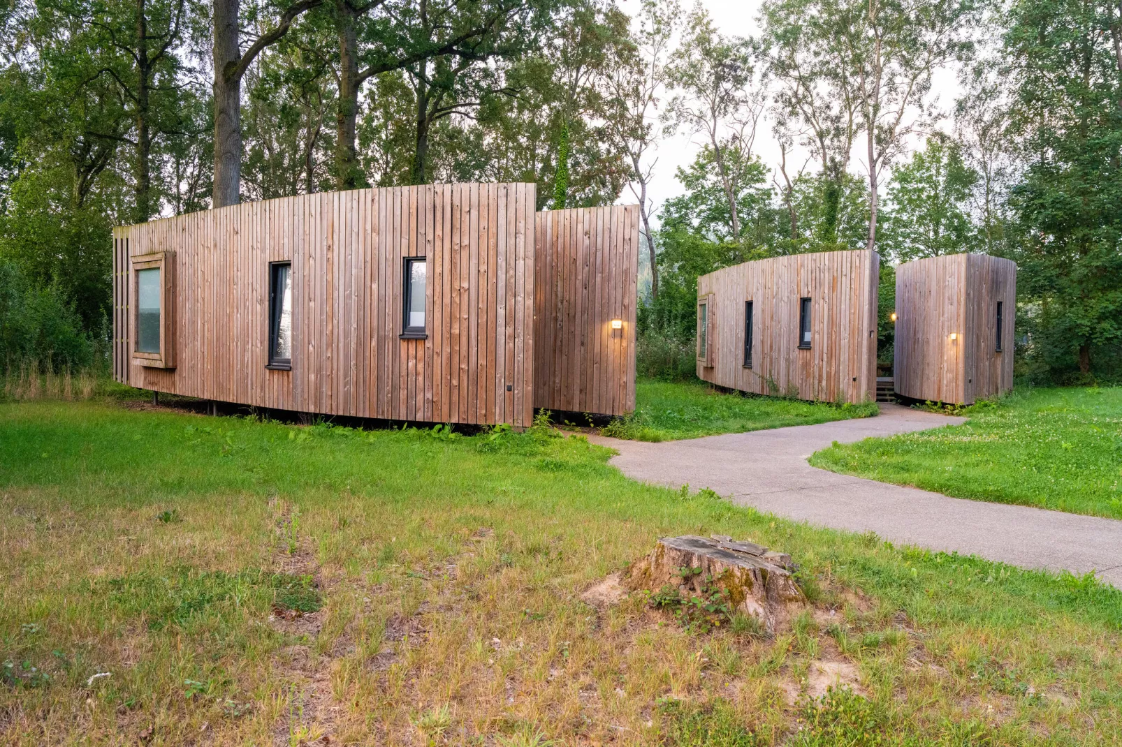 The Blue Lodge by YourNature-Buitenkant zomer