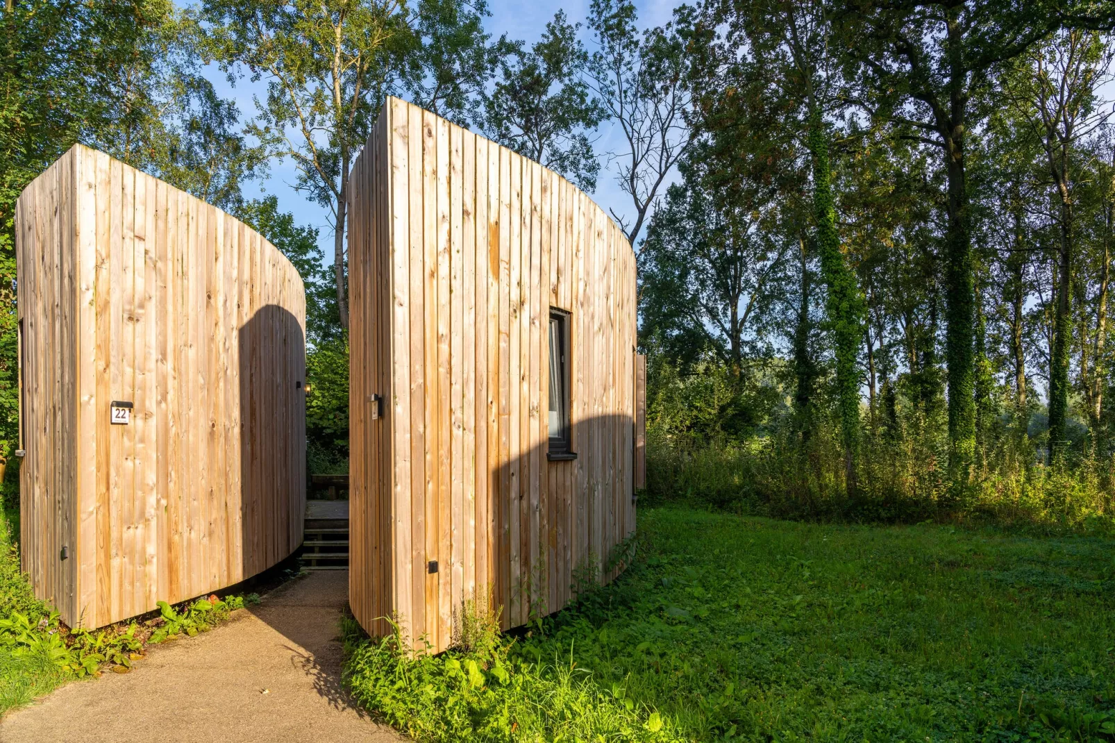 The Blue Lodge by YourNature-Buitenkant zomer