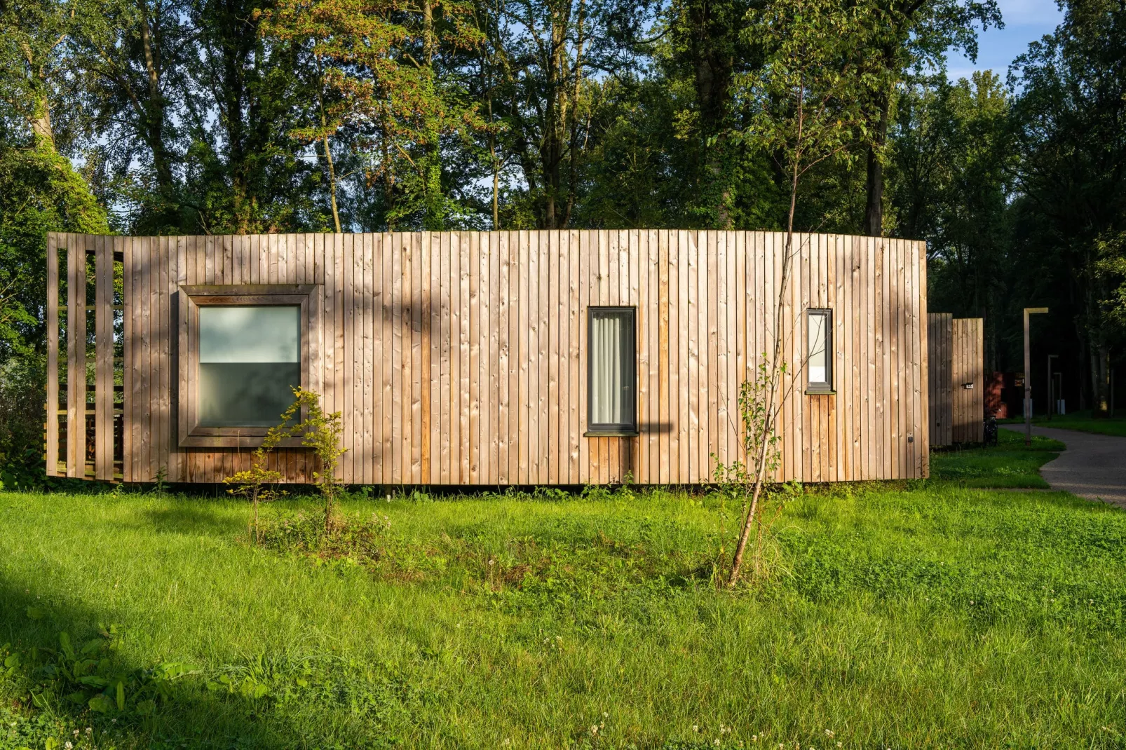 The Blue Lodge by YourNature-Buitenkant zomer