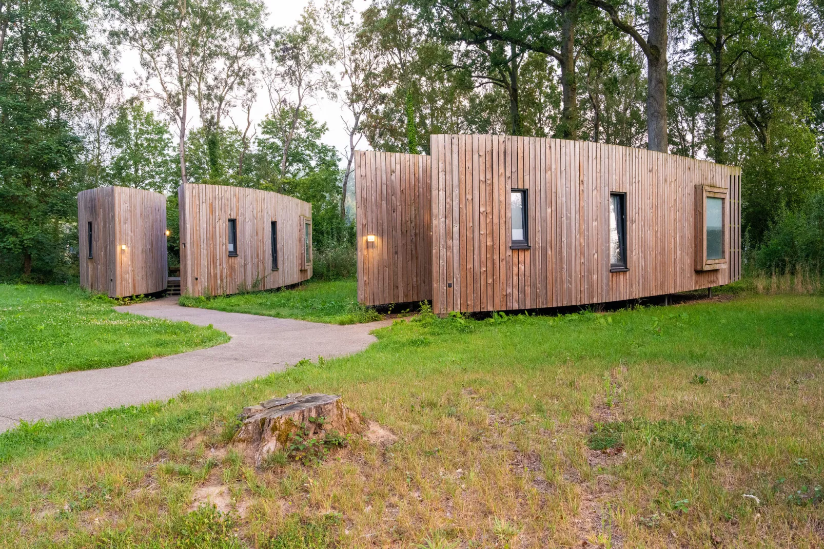 The Blue Lodge by YourNature-Buitenkant zomer